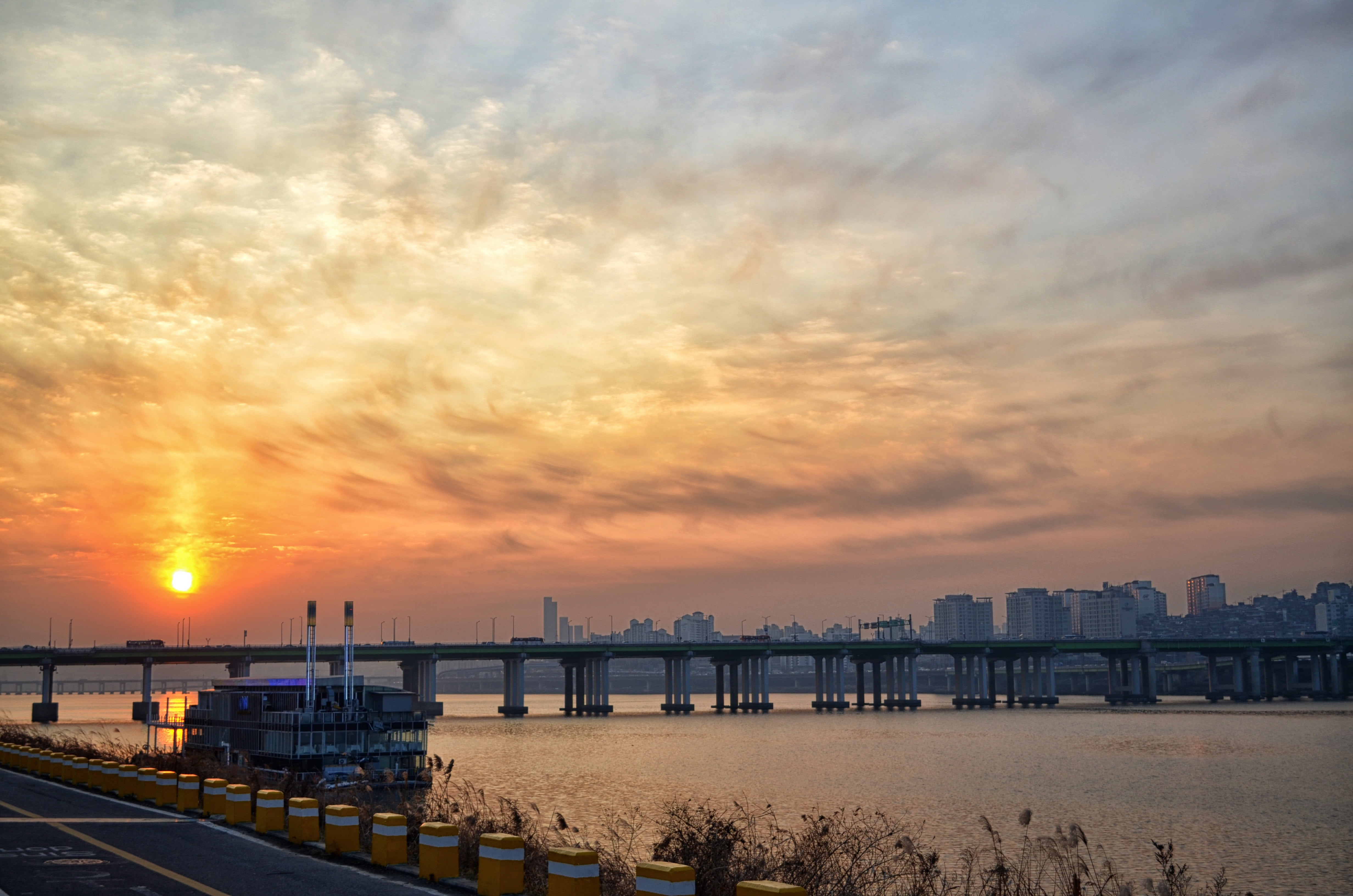 beauty in nature, cityscape, bridge, concrete, city, asia, built structure, clouds, pier, no people, korea, beach, photo, han, south korea, building exterior, HD Wallpaper
