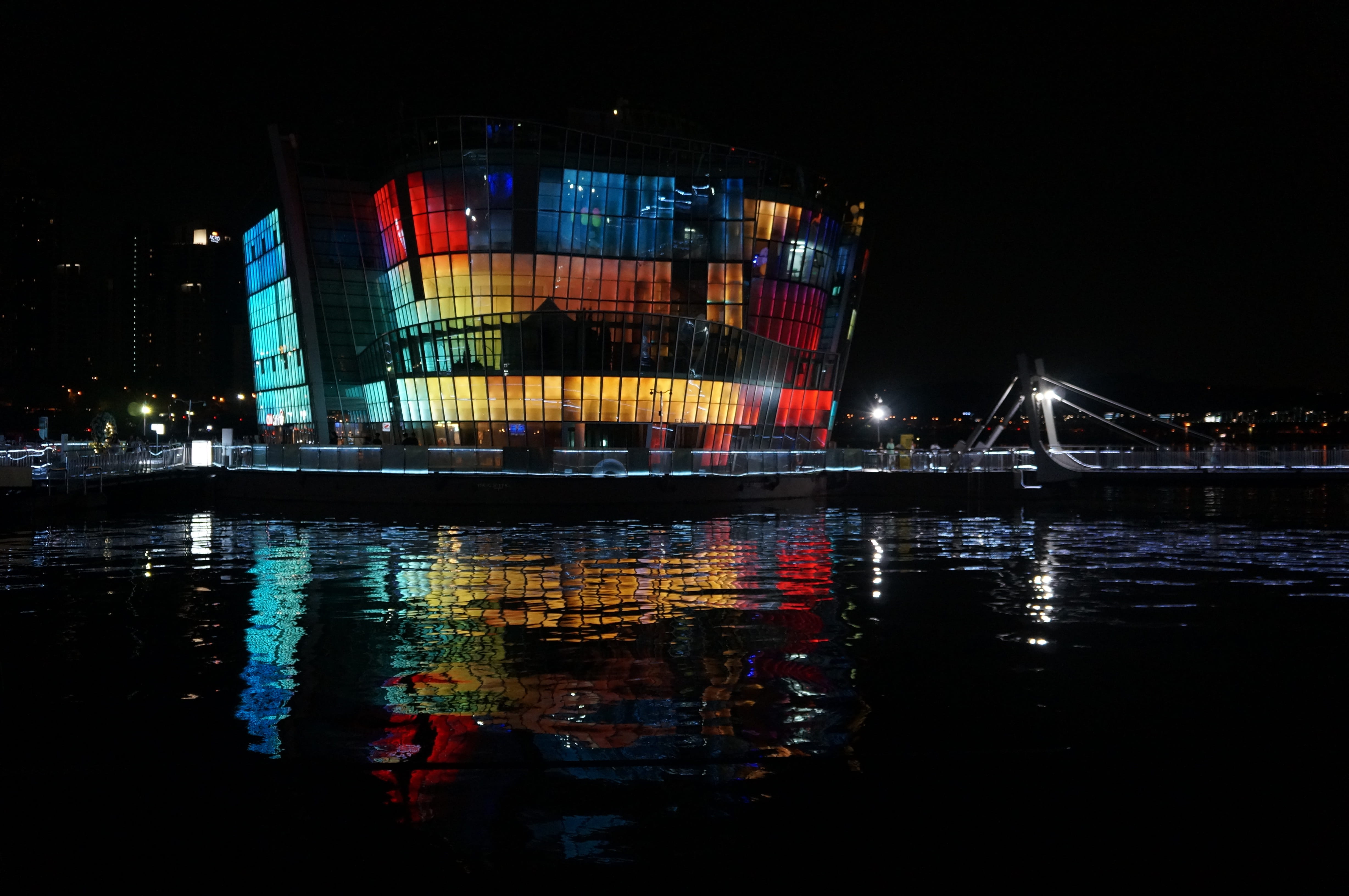 Floating Island, Seoul, outdoors, building, reflection, 4K, nightlife, han river, connection, travel destinations, nature, built structure, transportation, HD Wallpaper