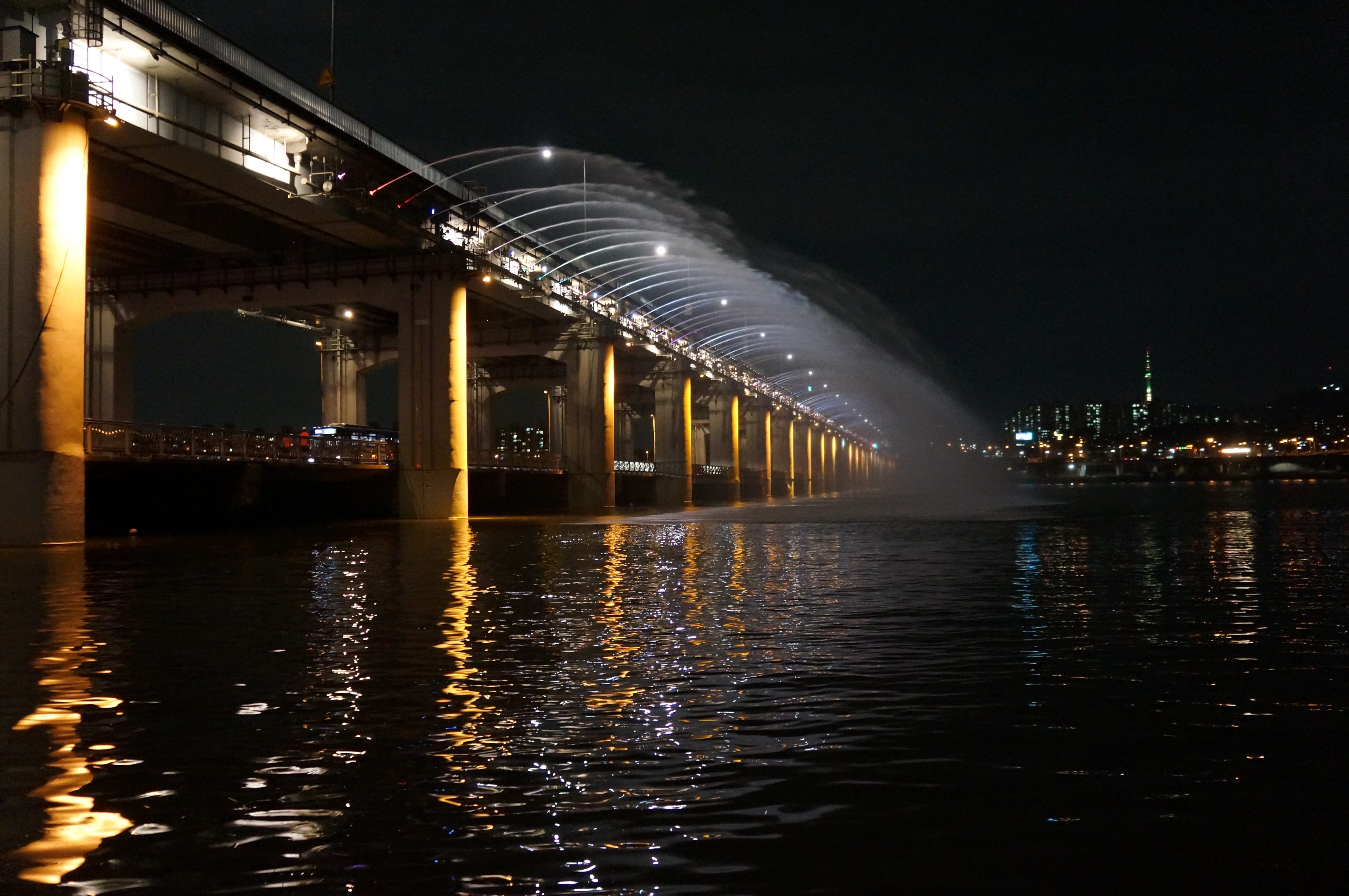 building exterior, illuminated, architecture, architectural column, nature, water, outdoors, connection, Han River, bridge, sky, night, spraying, built structure, HD Wallpaper