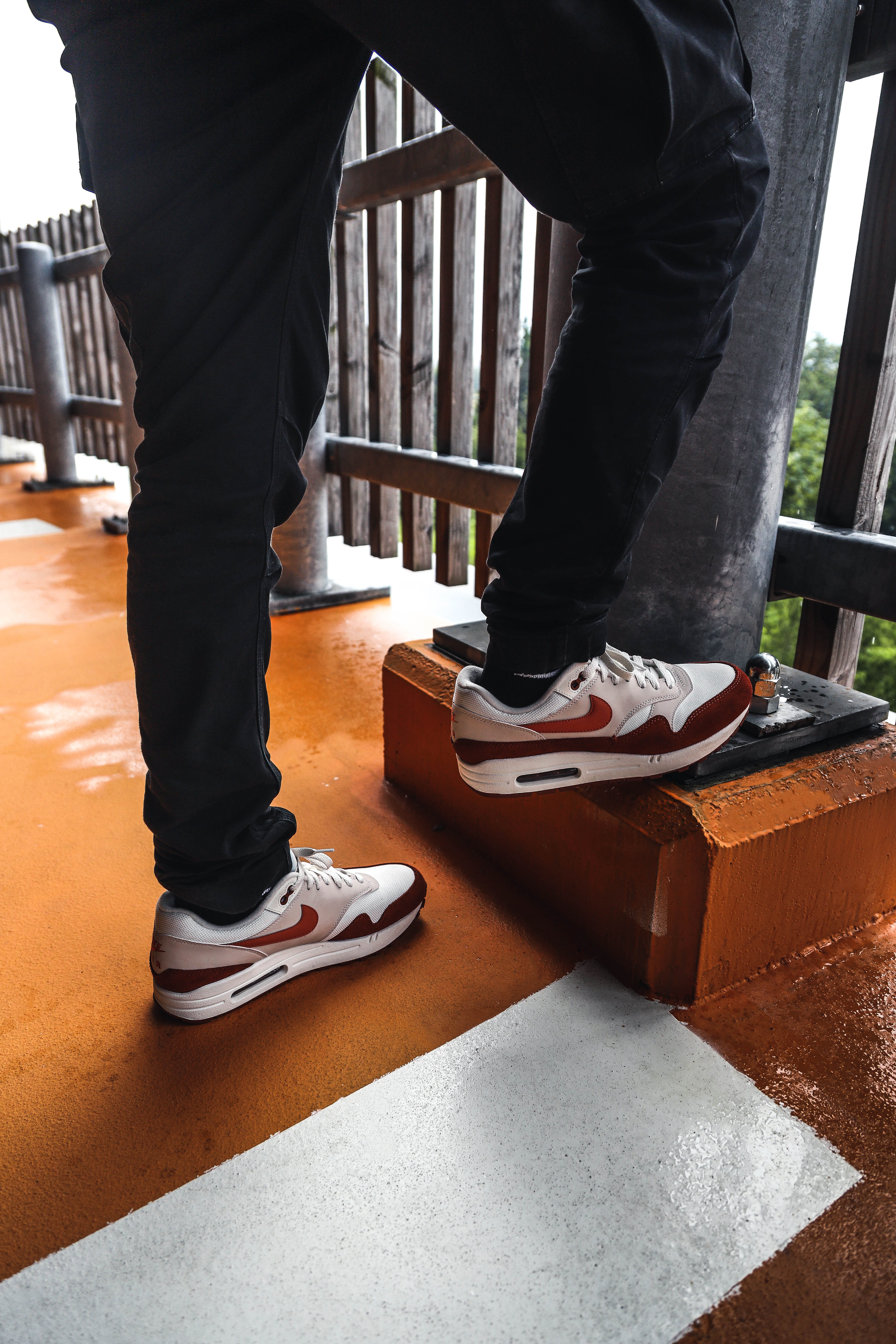 leisure activity, architecture, am1, day, canon, body part, indoors, unrecognizable person, nike football, real people, canon france, sneakers, close-up, Phone HD Wallpaper