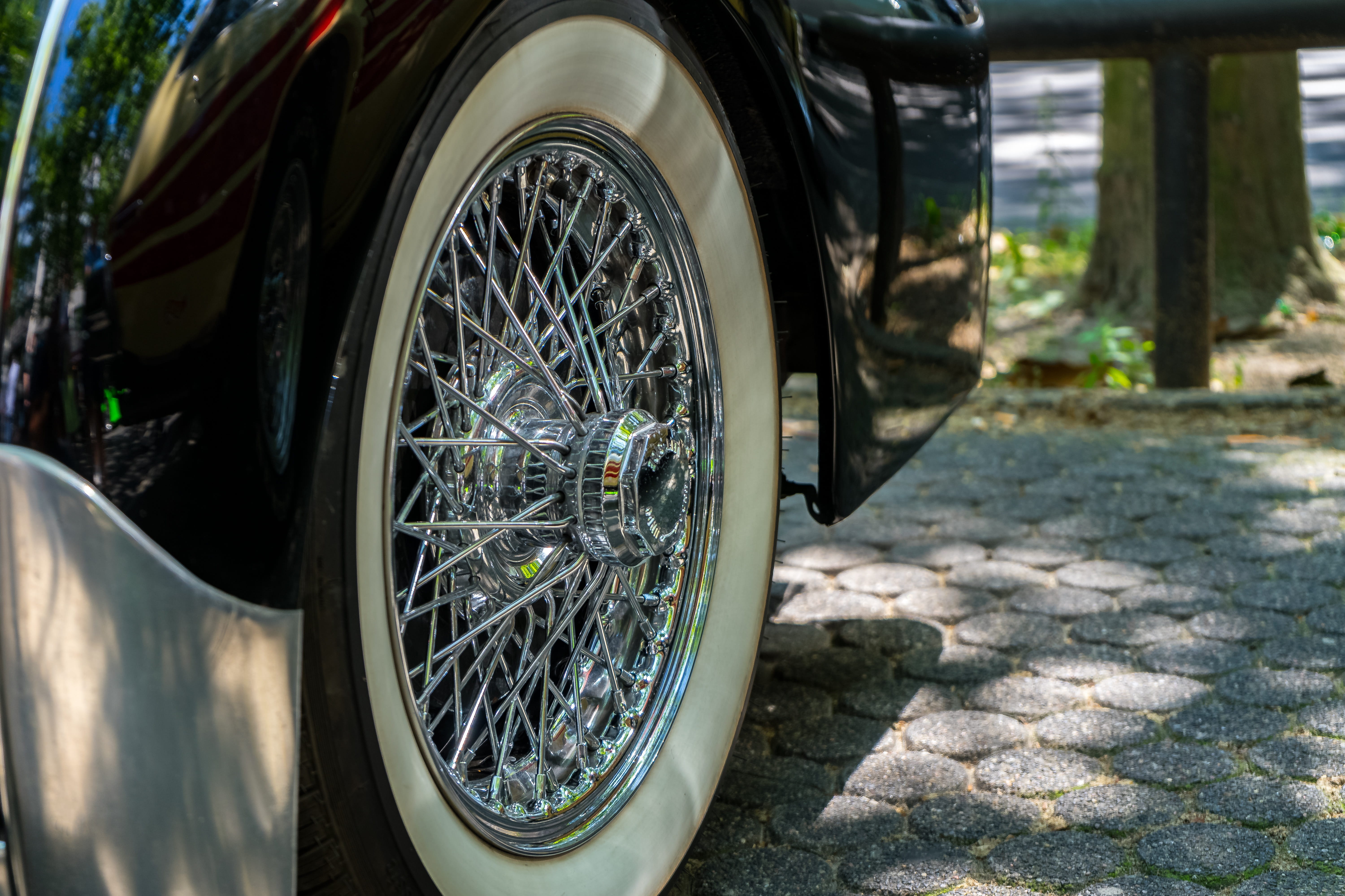 vehicle part, wheel, stationary, close-up, land vehicle, old, mature, nature, 5K, bicycle, city, motor vehicle, transportation, no people, gloss, spoke, HD Wallpaper
