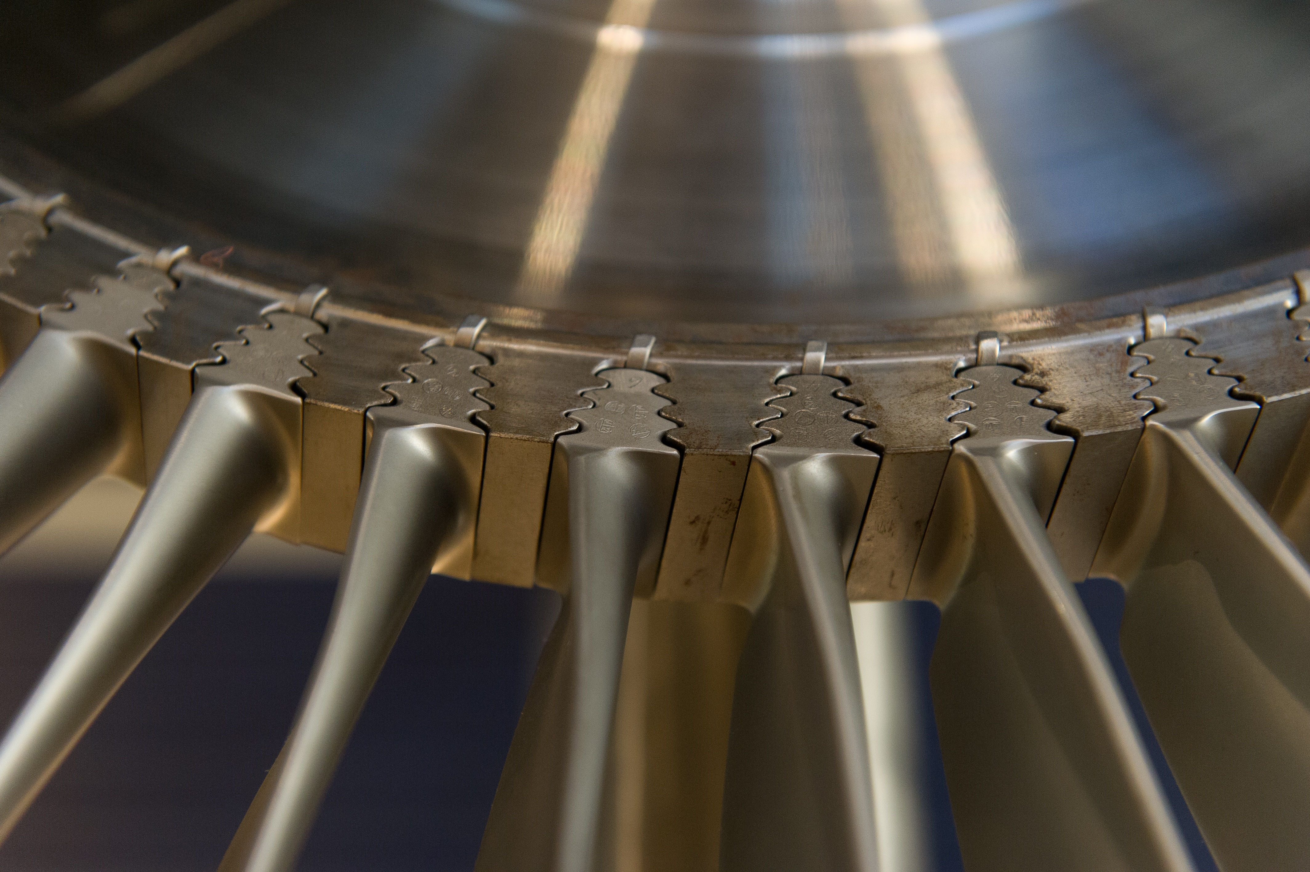 machine part, shiny, 4K, machinery, equipment, silver - metal, music, know-how, accuracy, studio shot, steel, technology, industry, food and drink, wheel, HD Wallpaper