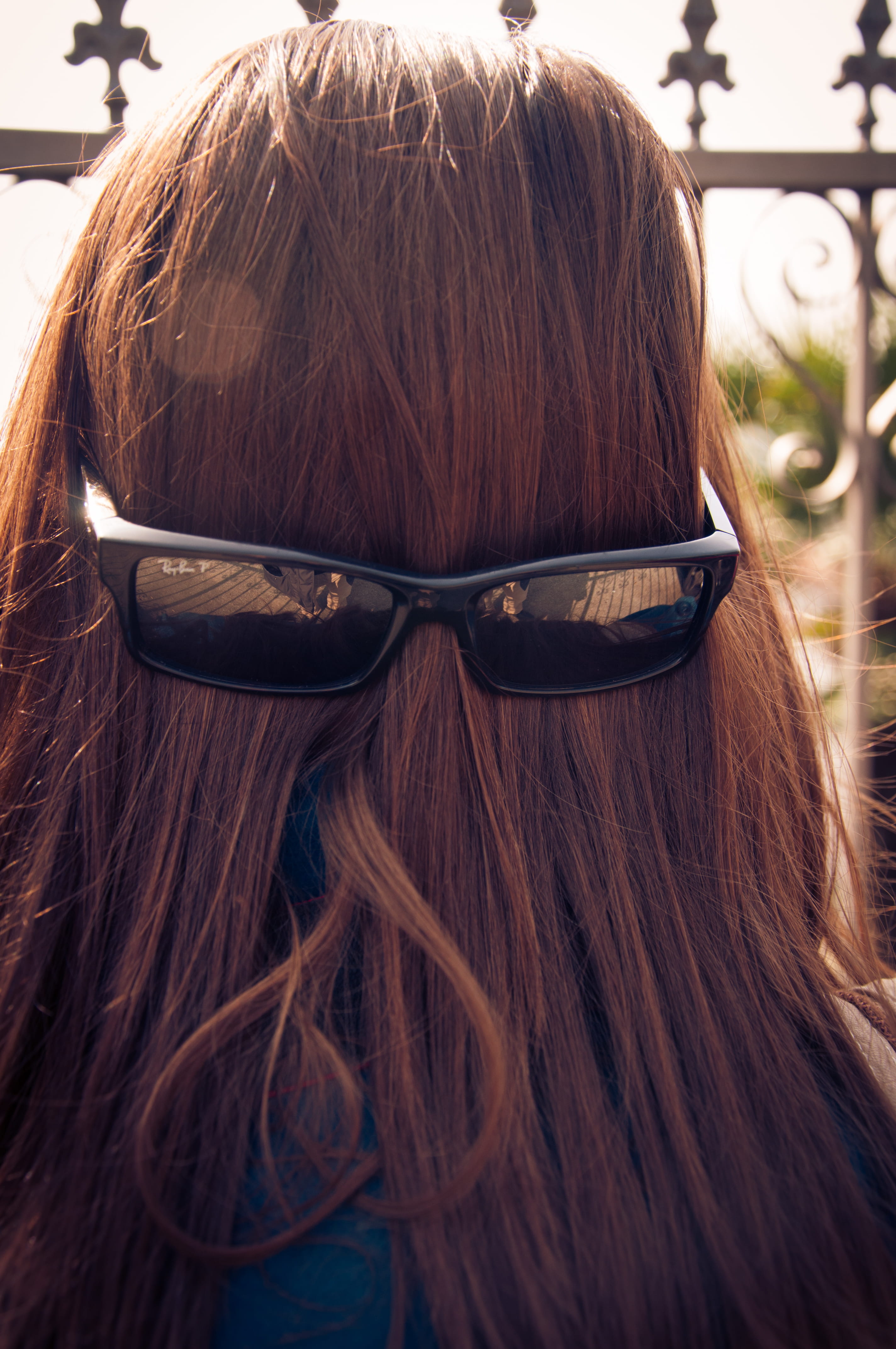 bangs, woman, 4K, cugino it, close-up, real people, leisure activity, octopus, headshot, cousin itt, sunglasses, human hair, rear view, human head, straight hair, Phone HD Wallpaper