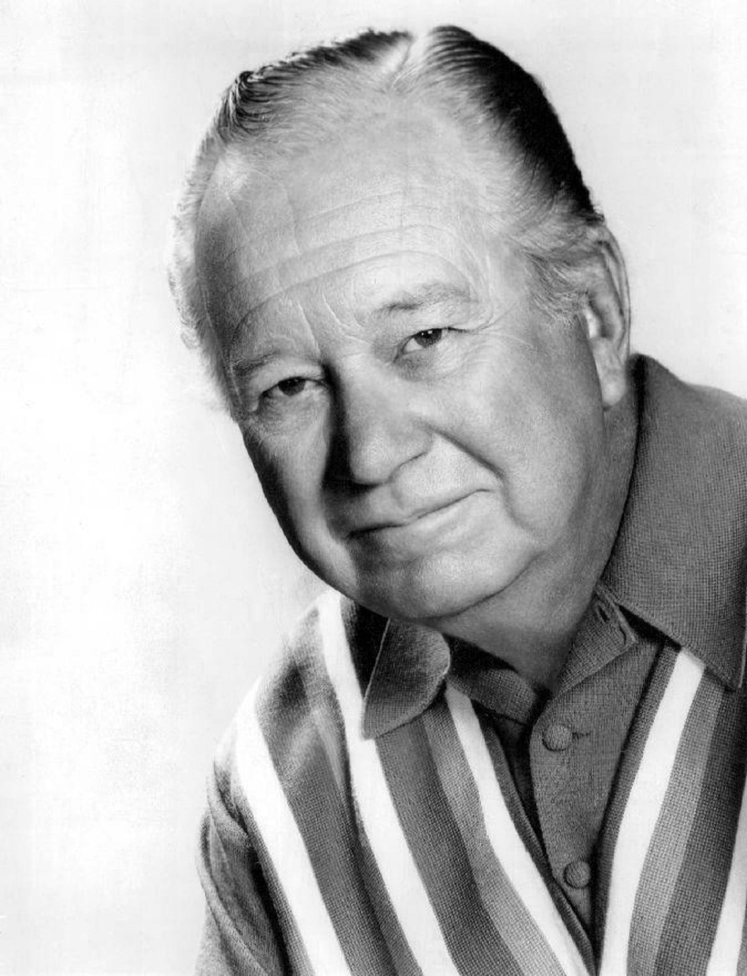 series, facial expression, classic, adult, black And White, men, time, concepts And Ideas, edgar buchanan, looking at camera, mature adult, contemplation, Phone HD Wallpaper