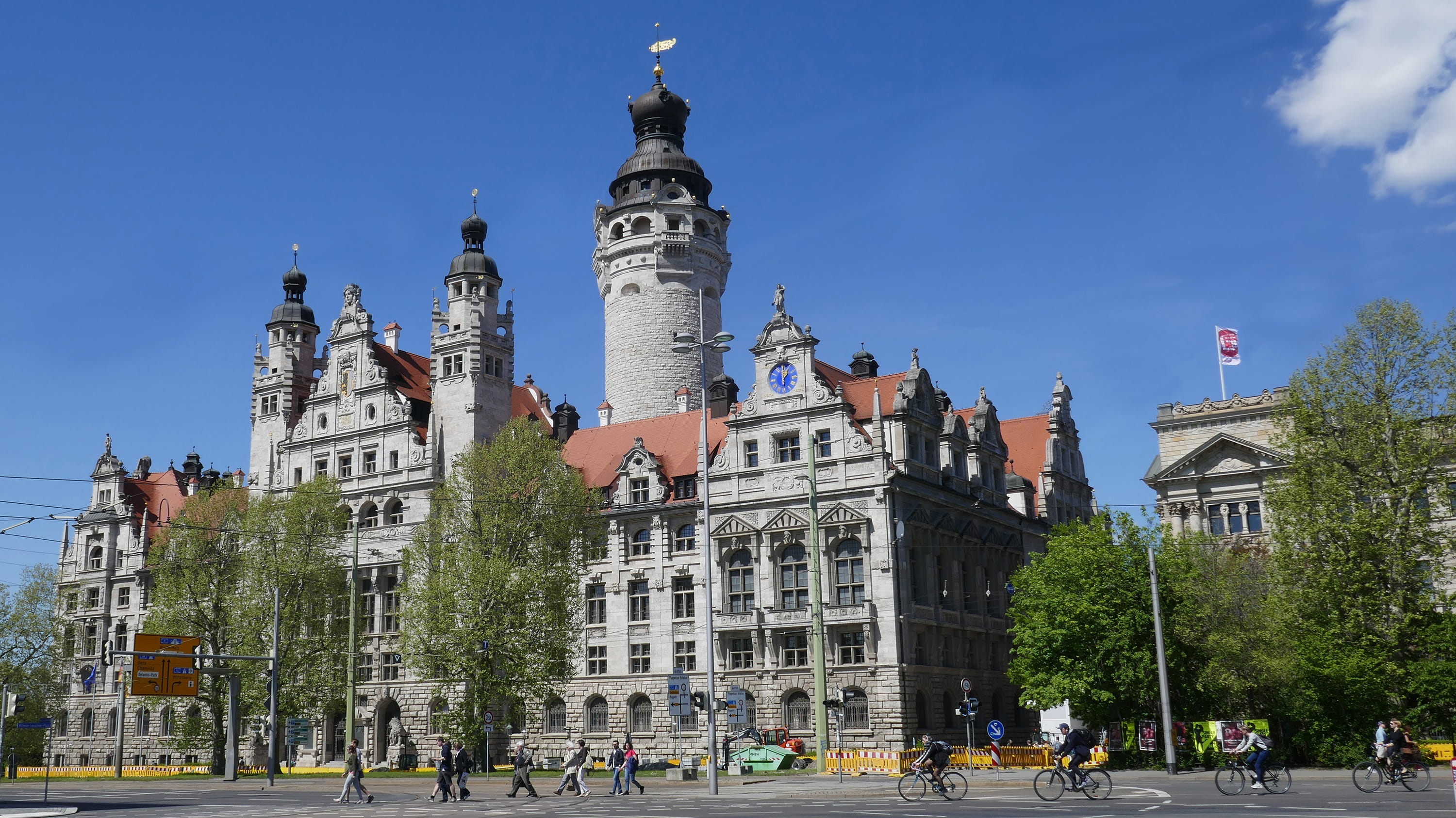 building exterior, architecture, mode of transportation, leipzig, group of people, religion, built structure, travel destinations, incidental people, 2K, HD Wallpaper