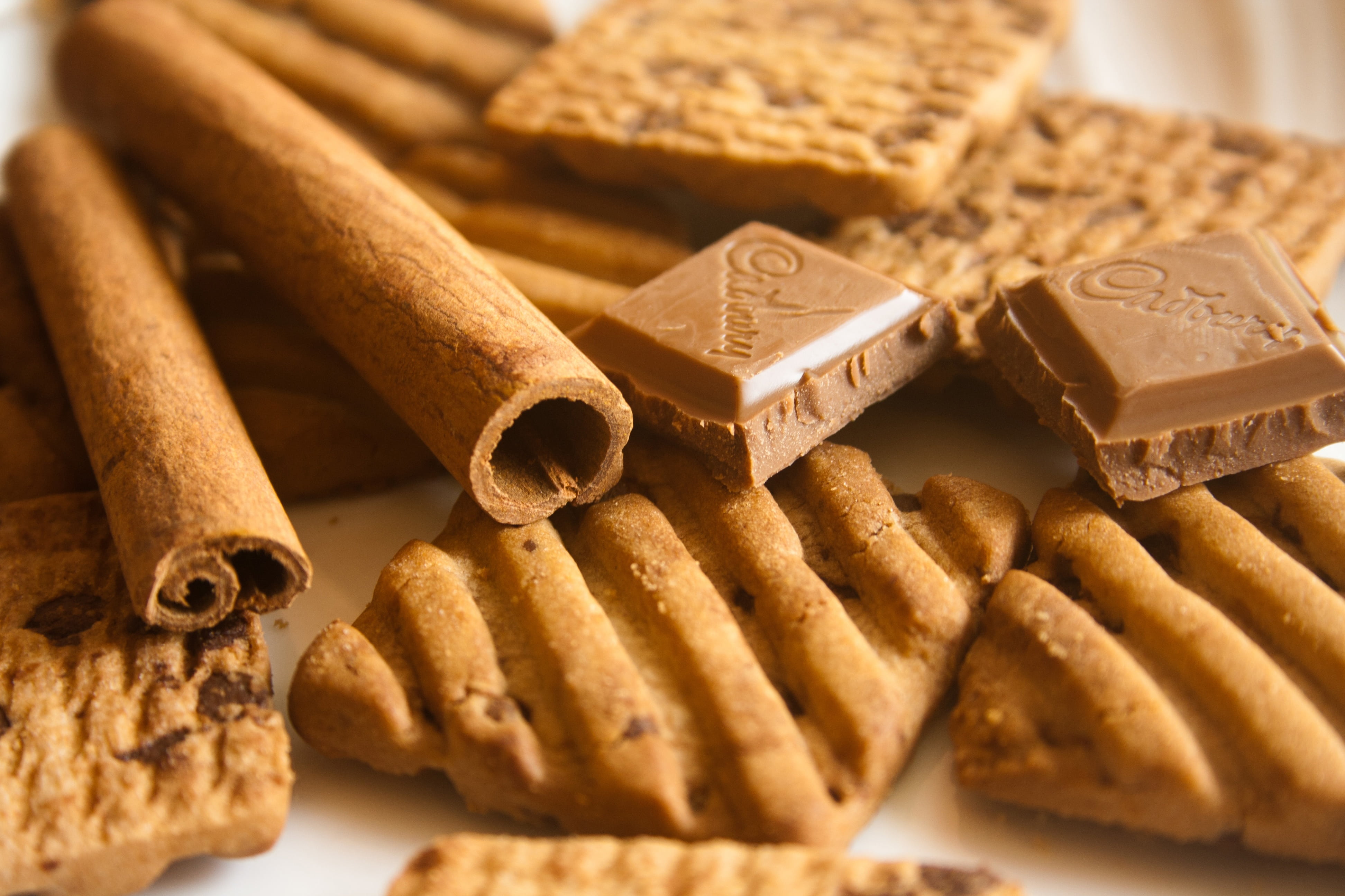 treat, sweets, food and drink, variation, store, cadbury, baked, choice, bread, 4K, unhealthy, freshness, chocolate, snack, loaf of bread, brown, crackers, HD Wallpaper