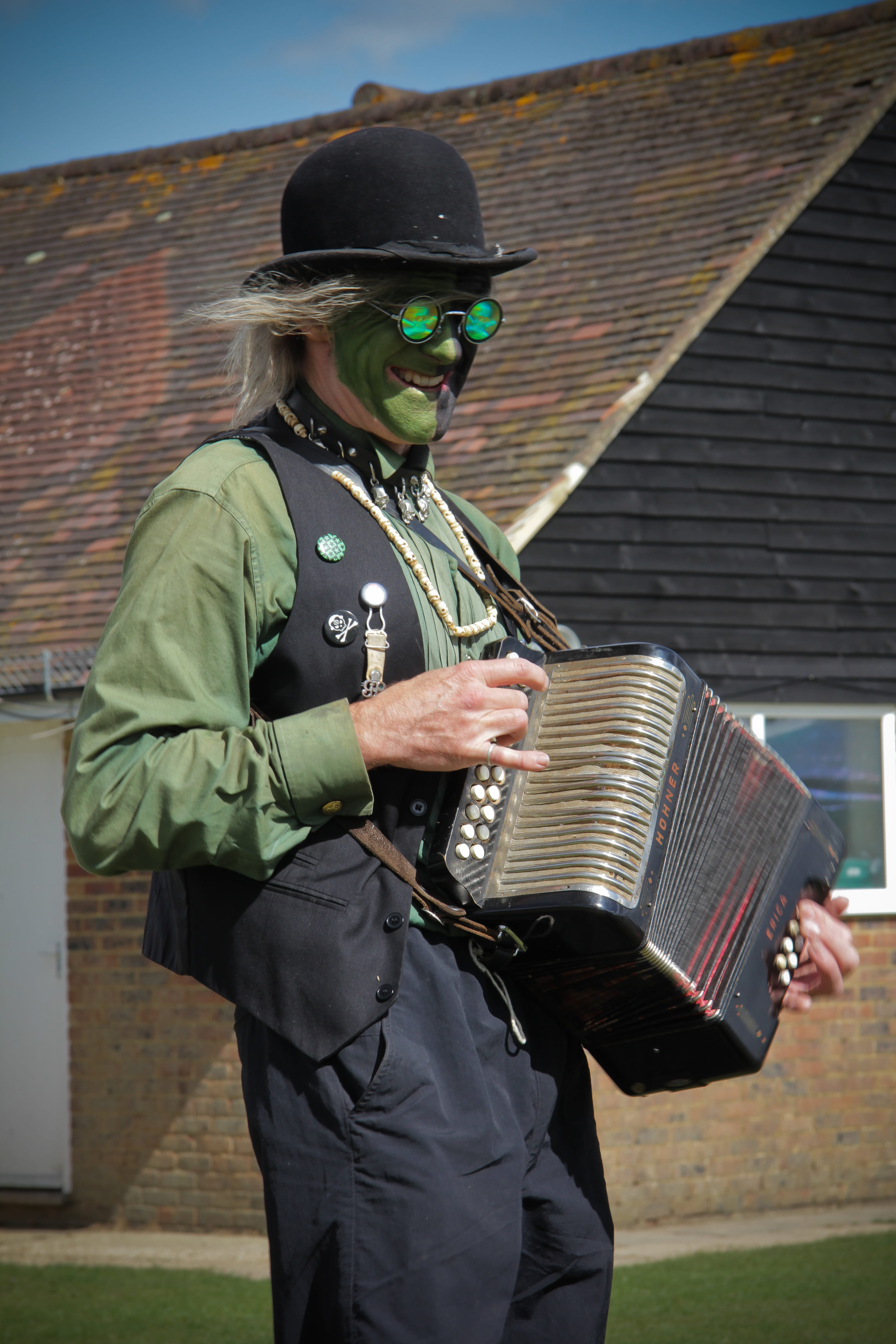 one person, clothing, celebration, music, east sussex, leisure activity, tradition, focus on foreground, 5K, september fair, green men, england, day, musical instrument, Phone HD Wallpaper