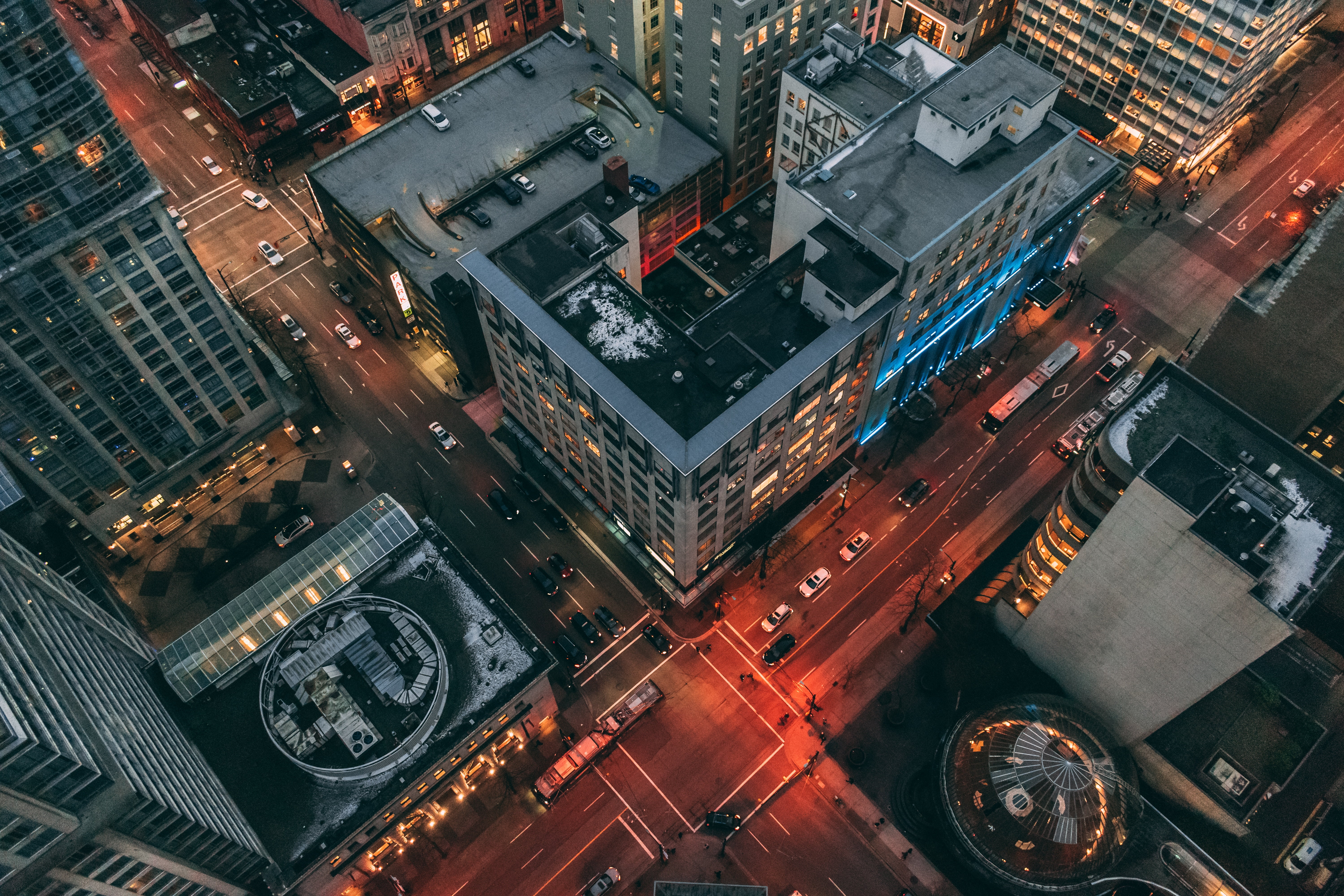 skyscraper, modern, architecture, motor vehicle, building exterior, road, car, mode of transportation, traffic, city life, concrete, gray, building, city street, HD Wallpaper