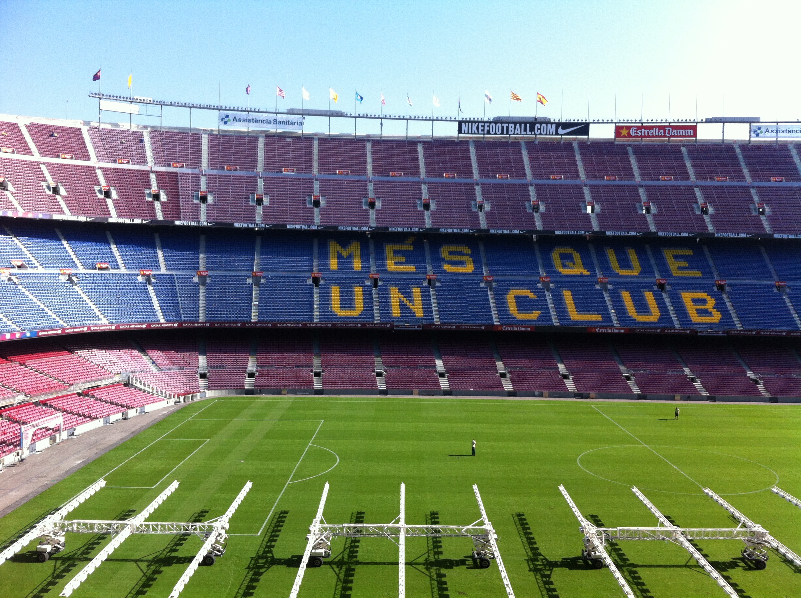 low angle view, day, plant, sky, sport, estadio, nature, 2K, football, fc barcelona, building exterior, outdoors, grass, number, architecture, clear sky, HD Wallpaper