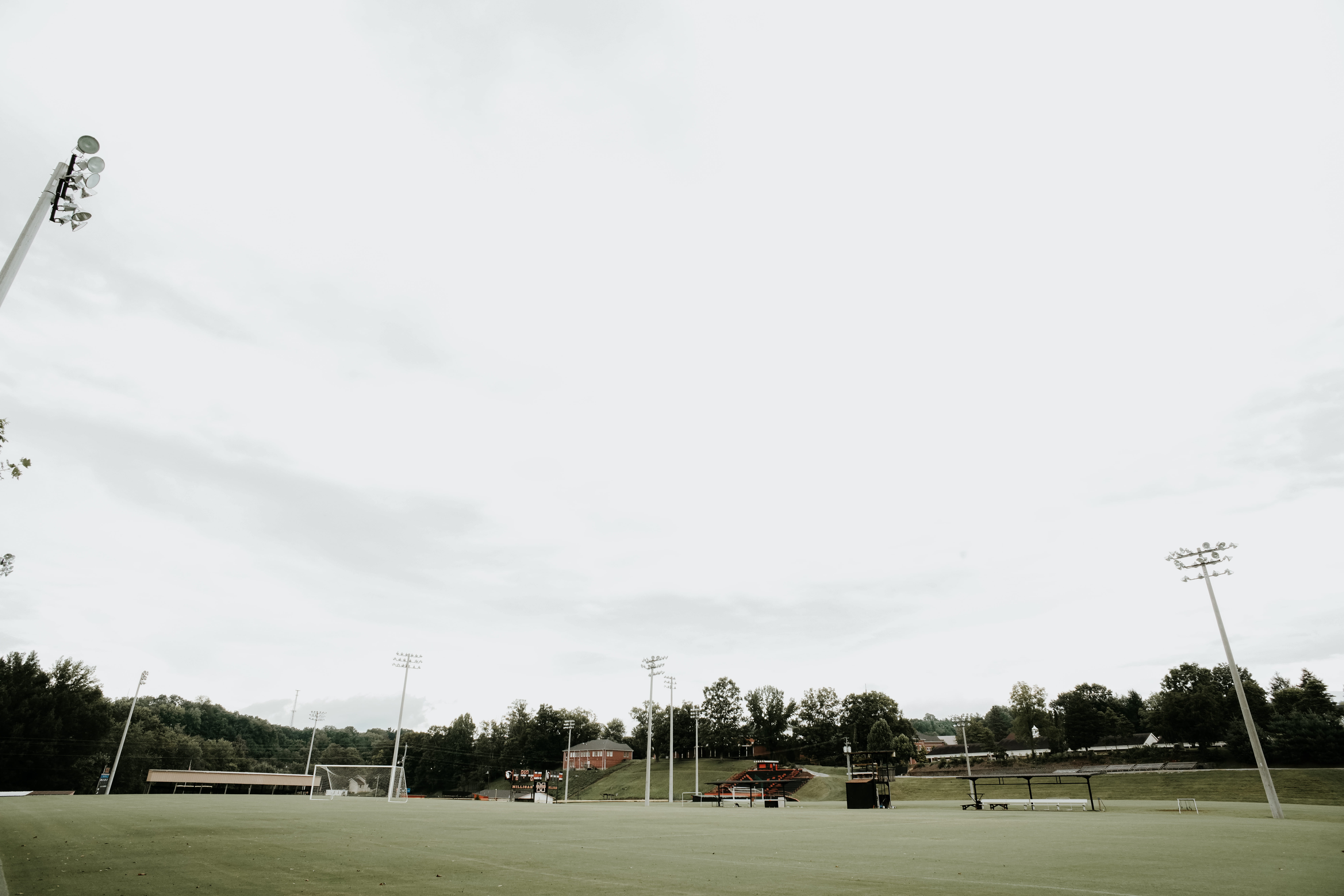 soccer, united states, athetlic, outdoors, fog, copy space, empty, milligan, historic buildings, plant, street light, tennessee, floodlight, grass, 8K, HD Wallpaper
