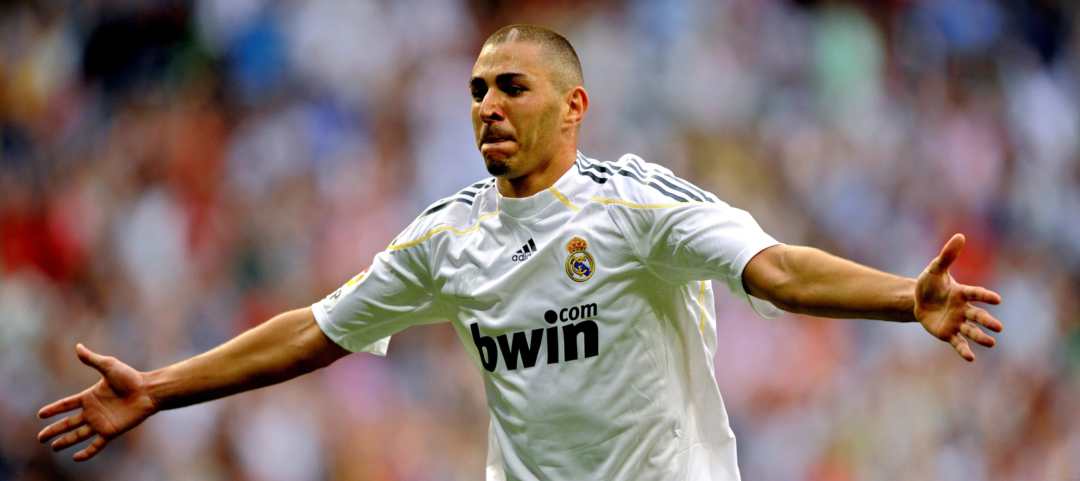 sportsman, skill, Sports, standing, human arm, arms outstretched, human limb, gesturing, french, benzema, indoors, arms raised, karim, waist up, clothing, HD Wallpaper