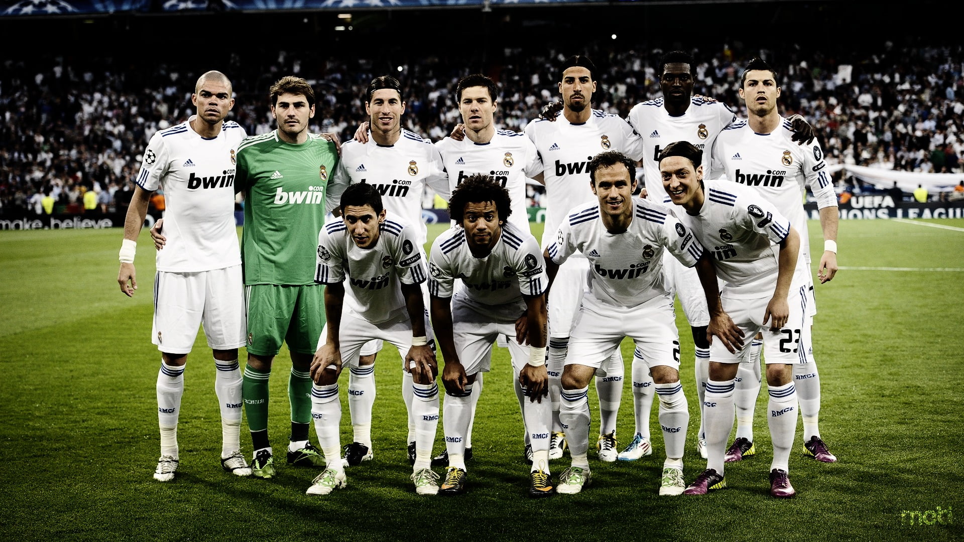 large group of people, sports clothing, real people, crowd, Real Madrid, caucasian Ethnicity, event, sport, Team, young adult, winning, illustration, football Player, HD Wallpaper