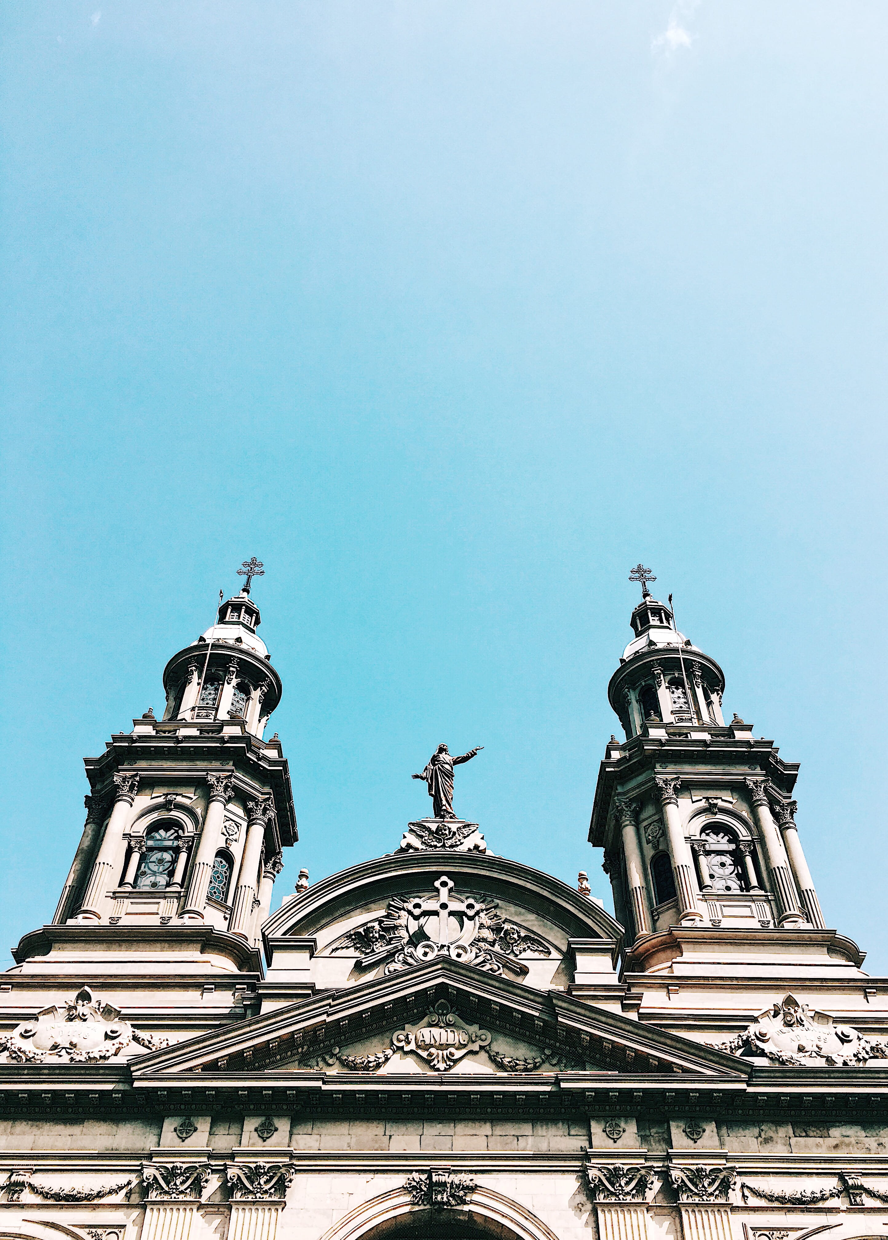 built structure, religion, chile, nature, sky, plaza de armas 969, copy space, 4K, history, spirituality, building exterior, ornate, outdoors, clear sky, Phone HD Wallpaper