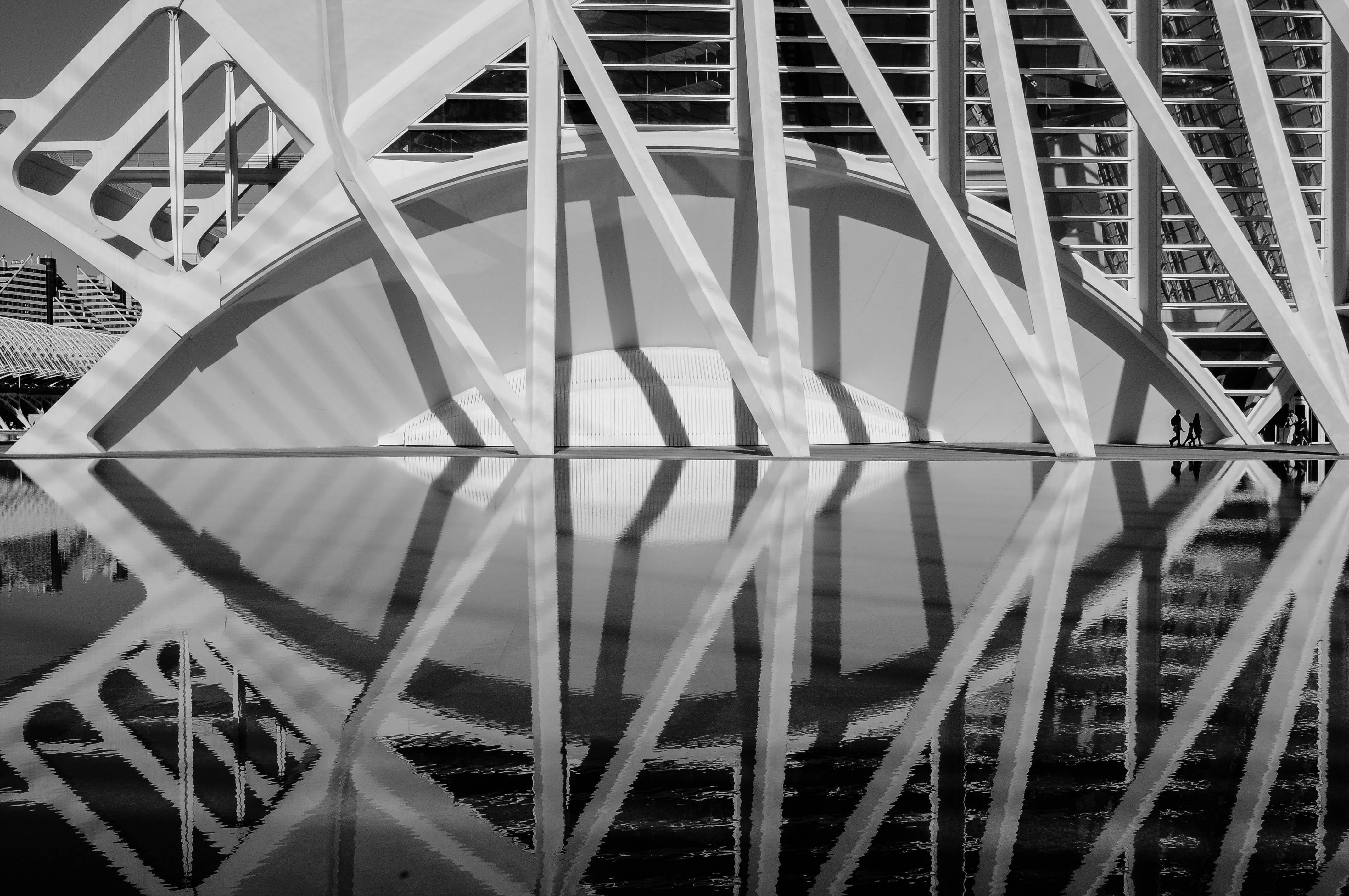 shape, reflection, pond, city, concrete, full frame, design, no people, water, architecture and art, indoors, architectural feature, building, abstract, HD Wallpaper