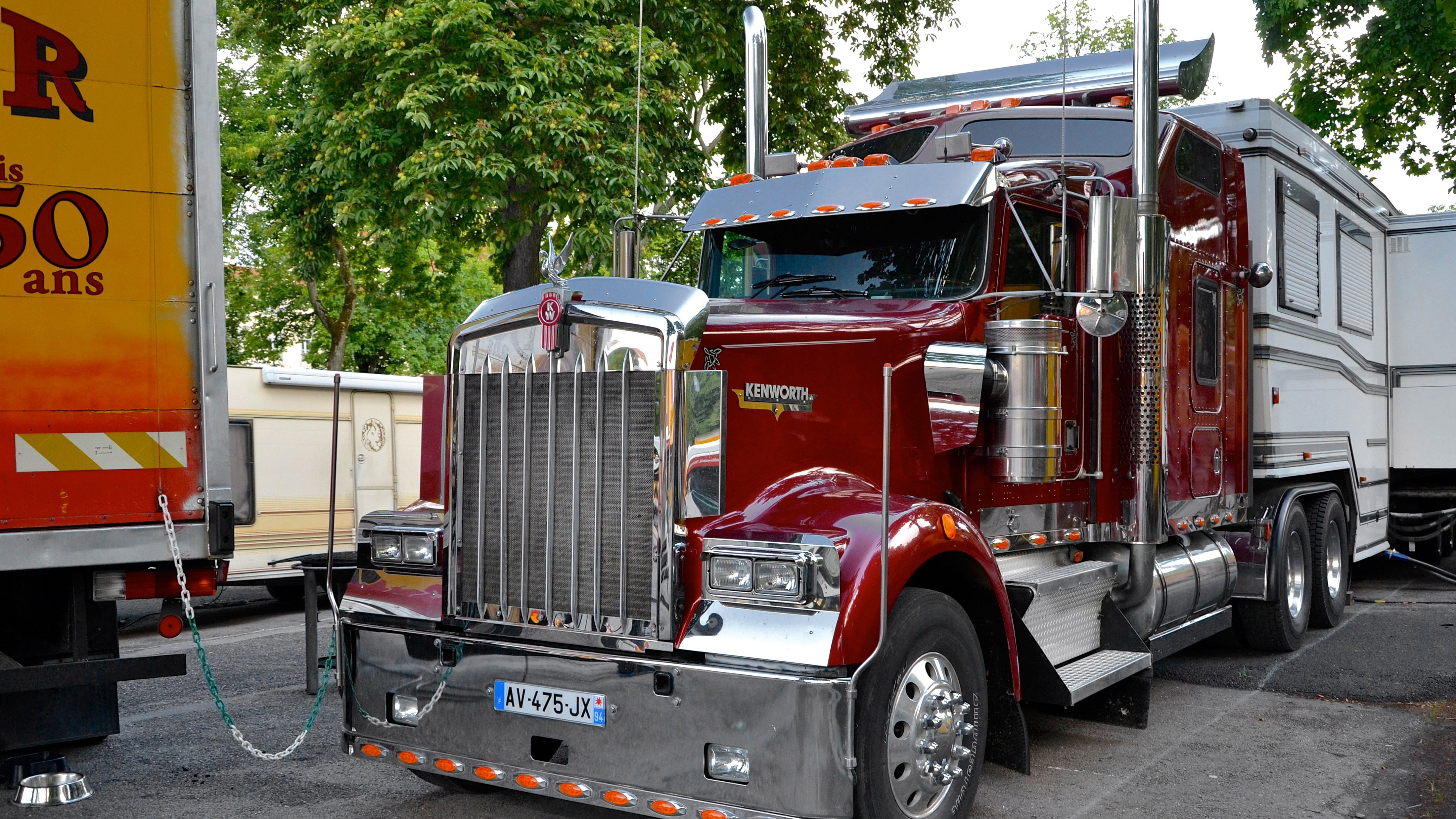 semi-truck, no people, fire engine, tree, street, outdoors, commercial land vehicle, car, trucking, kenworth, 4K, city, accidents and disasters, transportation, HD Wallpaper