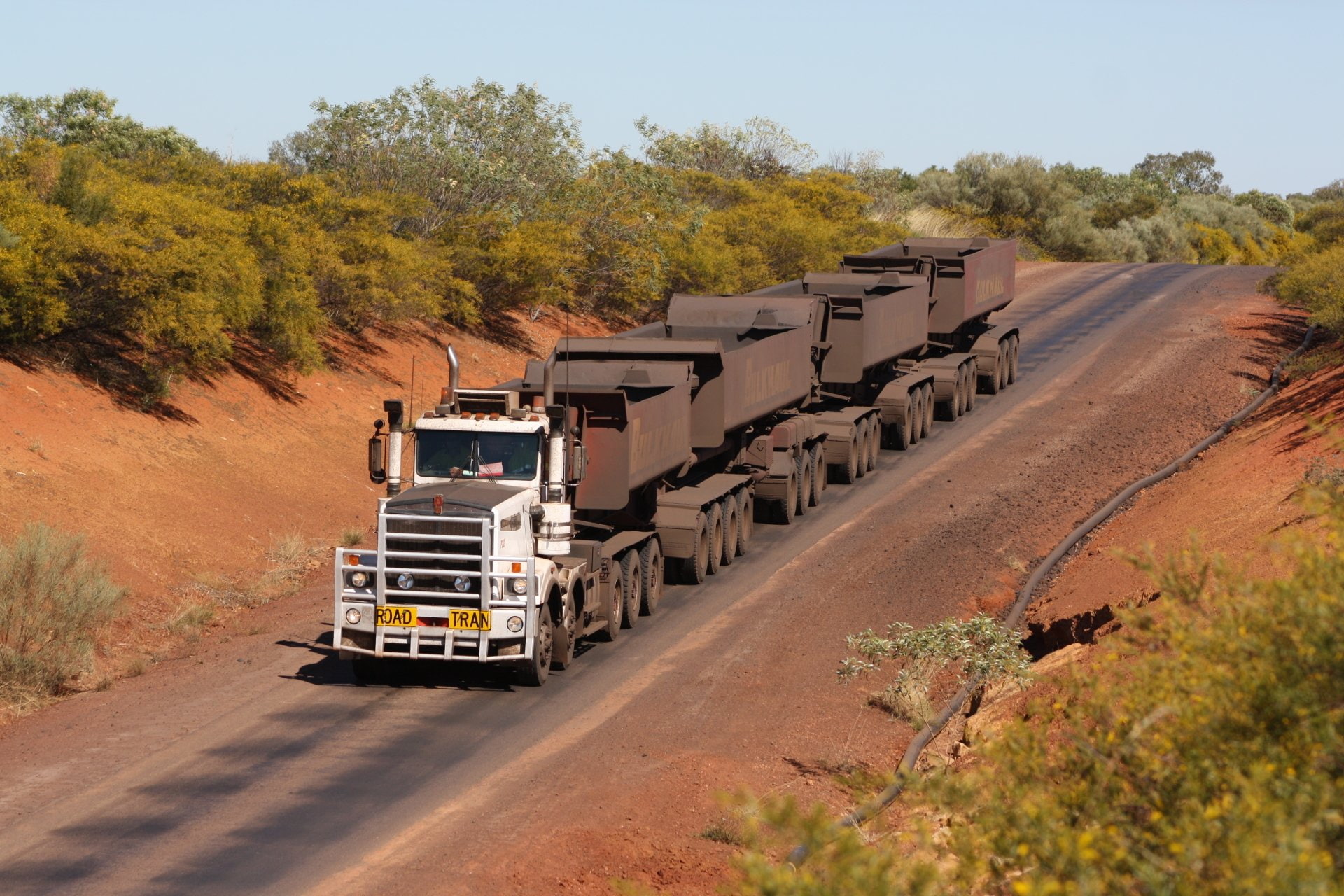 outdoors, road, Trucks, 1080P, transportation, industry, land vehicle, commercial land vehicle, Kenworth, construction industry, machinery, Road Train, HD Wallpaper