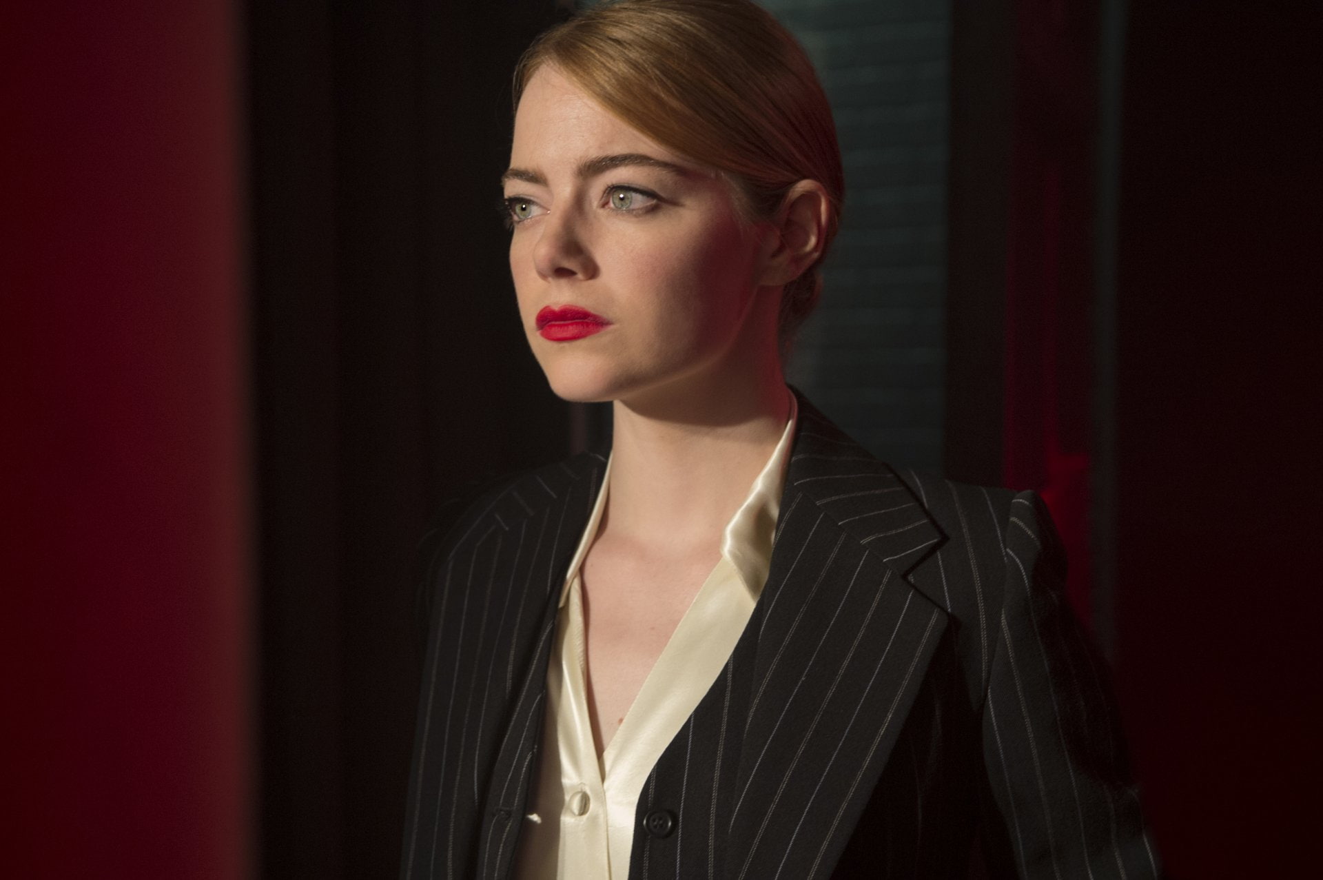 contemplation, front view, women, Emma Stone, formalwear, young women, beautiful woman, indoors, business, young adult, adult, suit, standing, portrait, HD Wallpaper