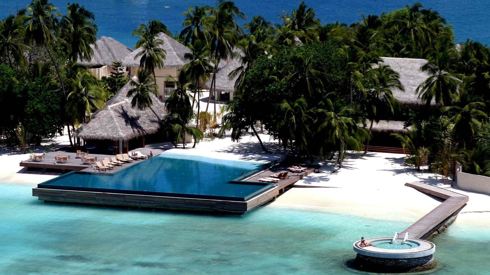 tourist resort, blue, white, wealth, sunlight, palm tree, house, plant, 1080P, beauty in nature, outdoors, turquoise colored, swimming pool, no people, HD Wallpaper