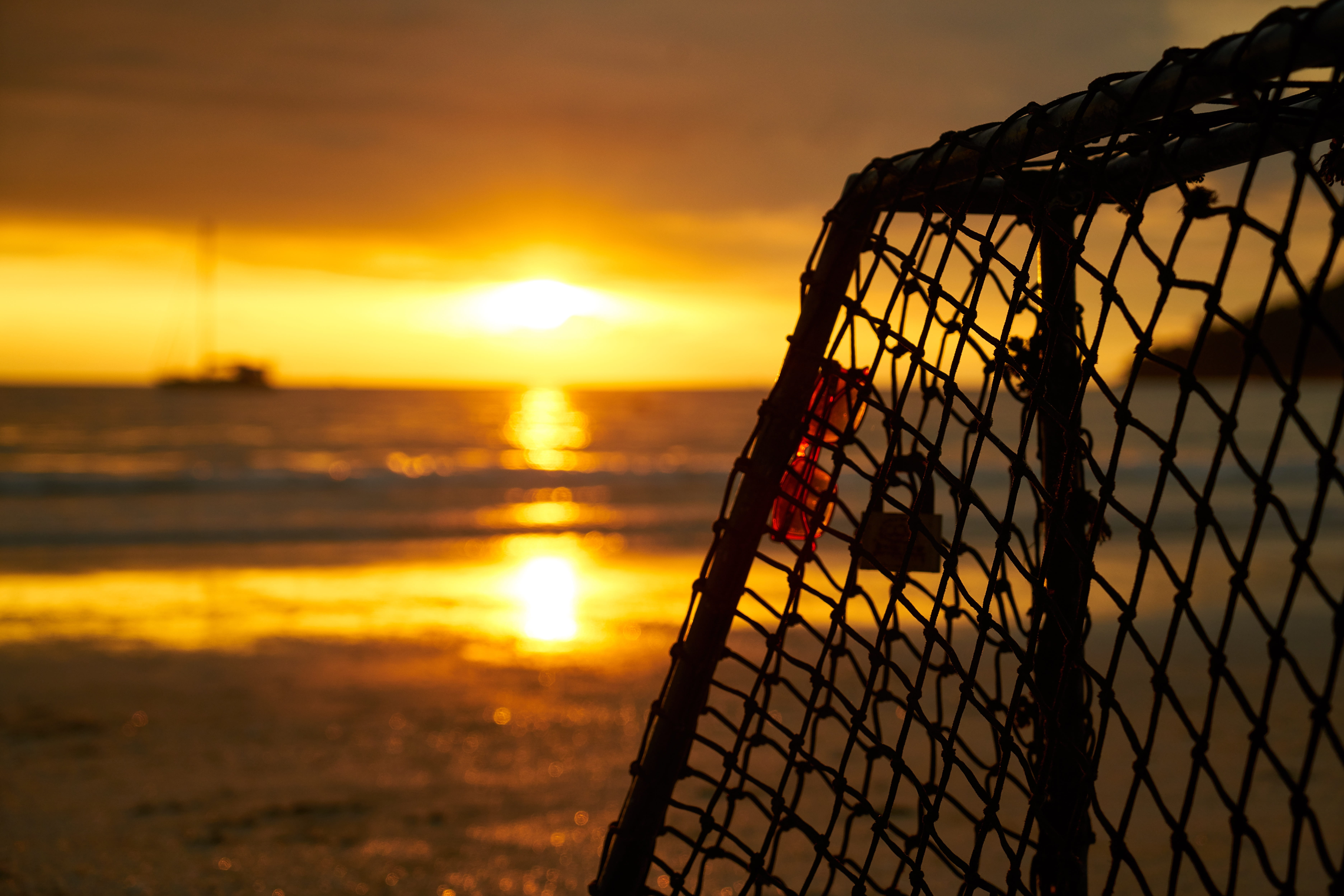 travel, cloud - sky, peace, beach, silhouette, sun, solar, cloud, water, Landscape, security, 5K, sunlight, sky, background, Clouds, metal, outdoors, football, HD Wallpaper