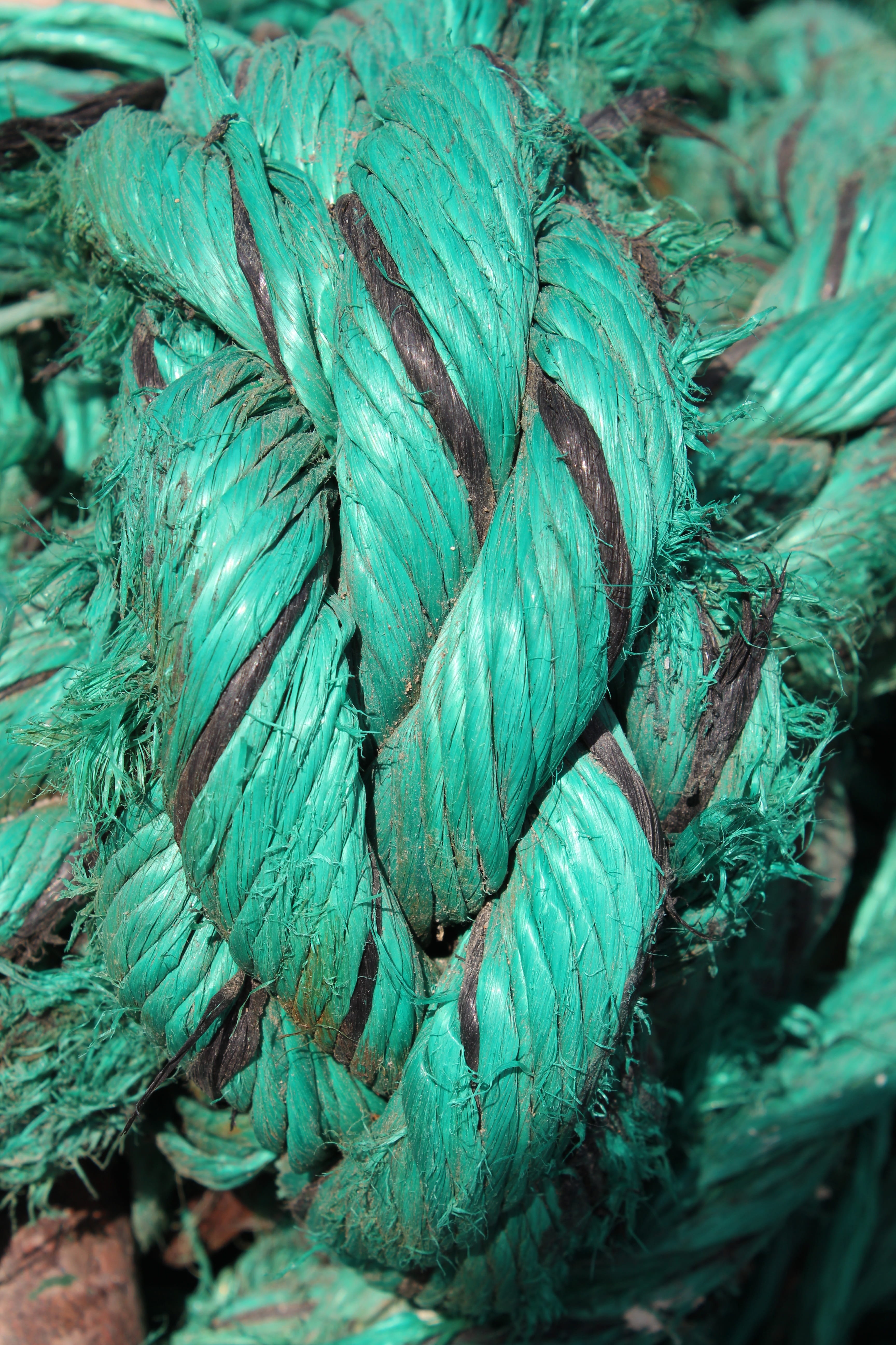 knot, line, marine, rope, textured, 5K, turquoise colored, complexity, green color, backgrounds, outdoors, connection, strength, tied up, high angle view, Phone HD Wallpaper