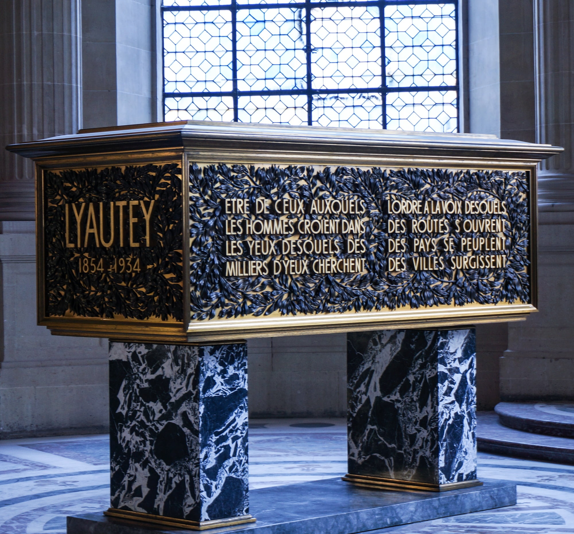 paris, 1080P, clothing, dead, marble, famous Place, store, container, architecture, text, business, invalides, food, casual clothing, food and drink, graves, HD Wallpaper