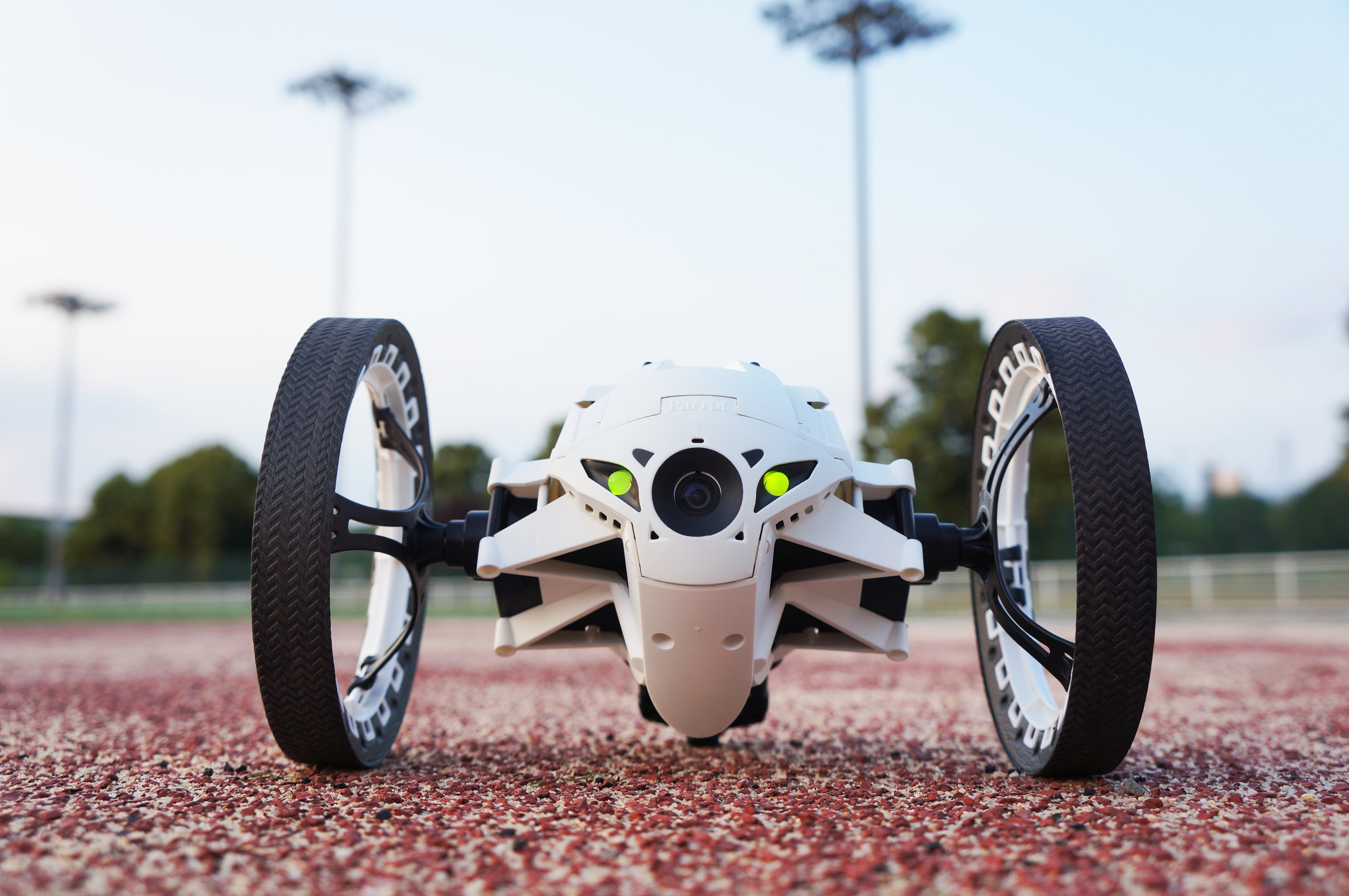 nature, photography themes, speed, focus on foreground, sumo, extreme Sports, close-up, single object, no people, jumping, camera, surveillance, binoculars, HD Wallpaper