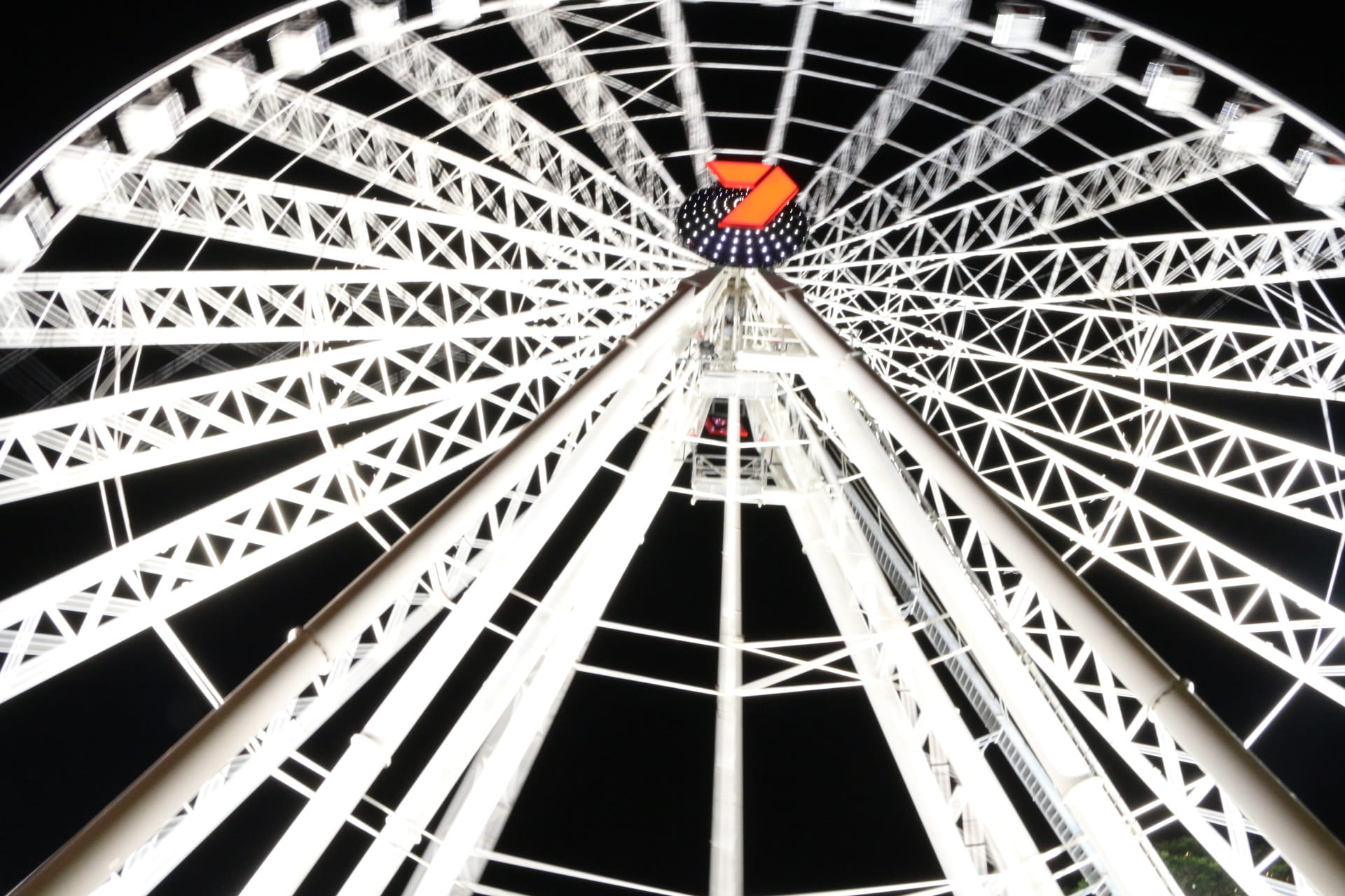 cityscape, ferris Wheel, landmark, construction, australia, ceiling, skyscraper, Motion, blur, Travel, travel destinations, Light, amusement park ride, HD Wallpaper