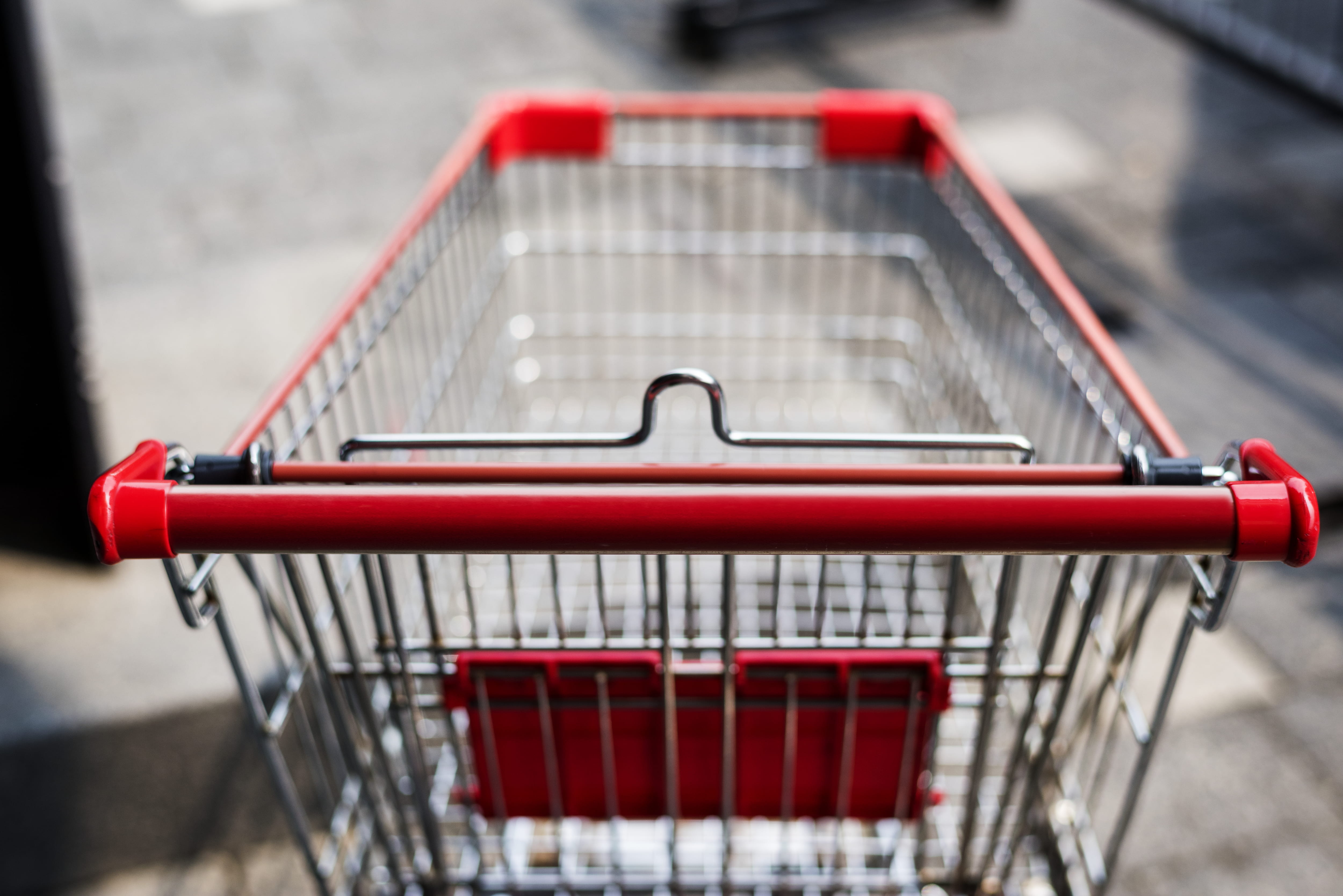 absence, grocery, blur, silver, container, selective focus, indoors, shopping cart, buying, red, photo, handle, focus, push cart, 4K, supermarket, store, HD Wallpaper