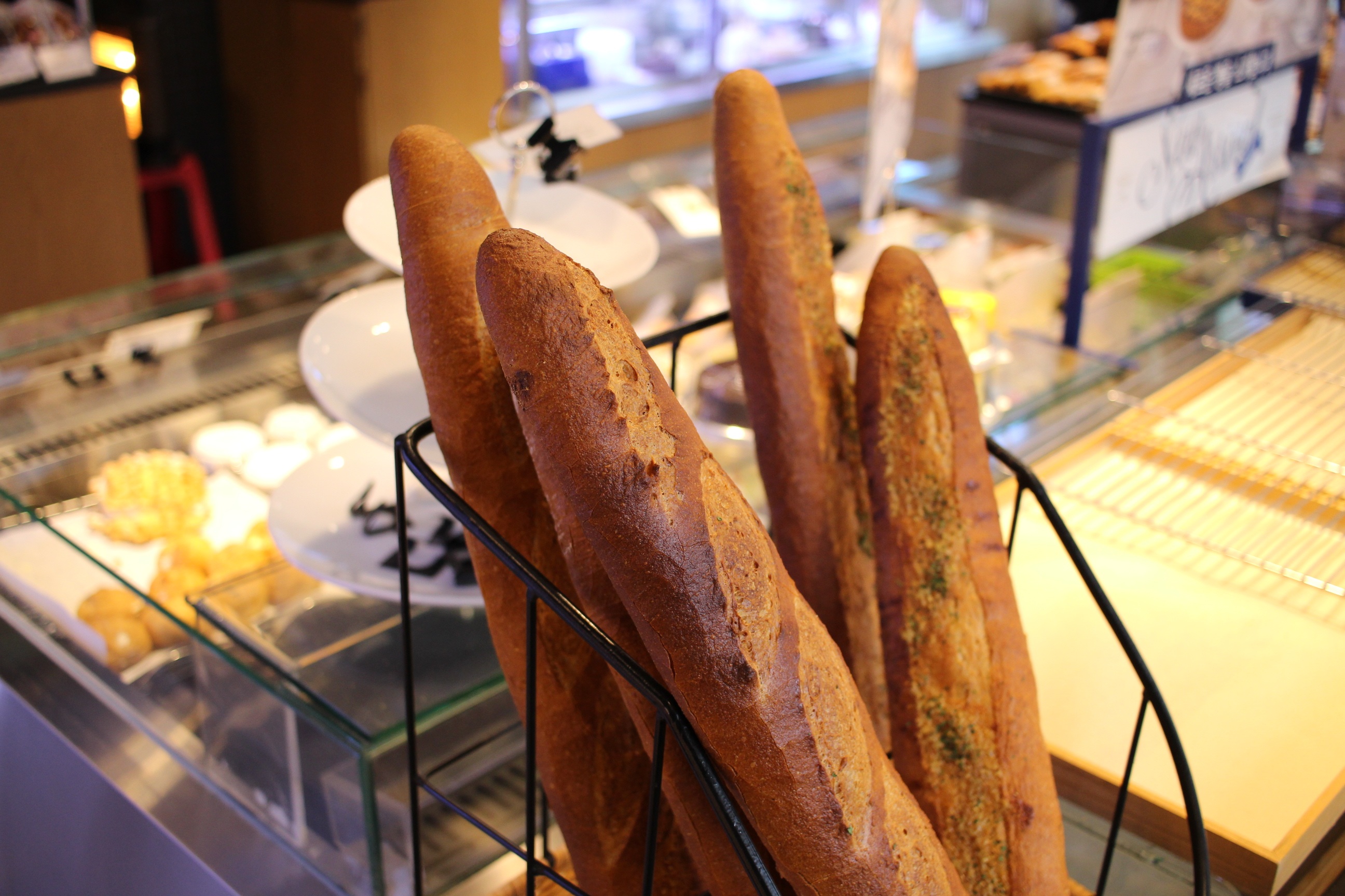food and drink, freshness, ready-to-eat, retail, baguettes, no people, rack, metal, store, white bread, wellbeing, 2K, four, black, fried, french food, HD Wallpaper