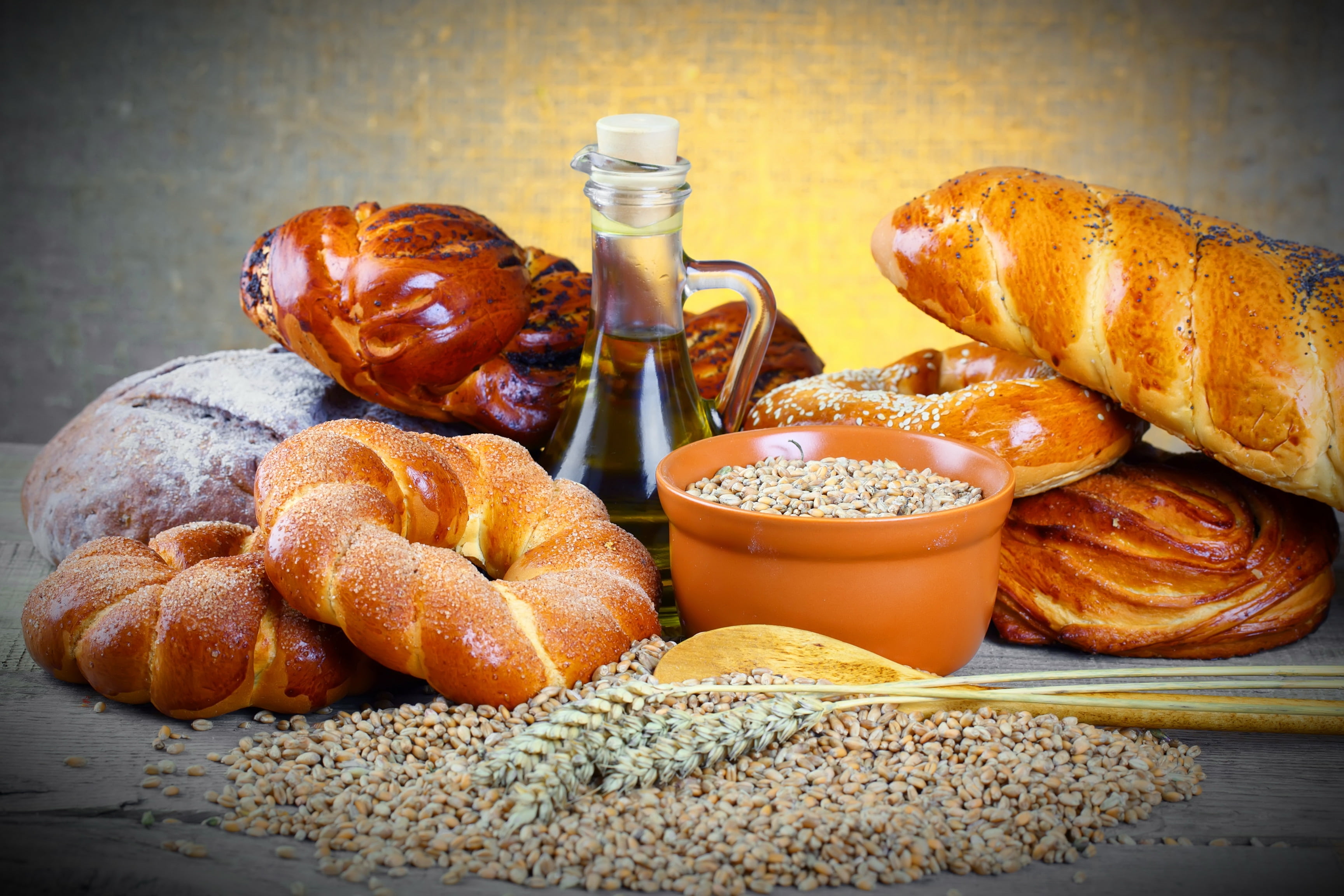 eating, brown, wood - Material, sweet Bun, still life, 2K, whole Wheat, breakfast, pastry Dough, wheat, bagel, snack, homemade, backgrounds, close-up, HD Wallpaper