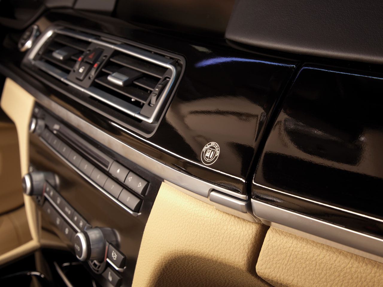 luxury, alpina, b, biturbo, retro styled, control, mode of transportation, control panel, indoors, leather, arts culture and entertainment, focus on foreground, HD Wallpaper