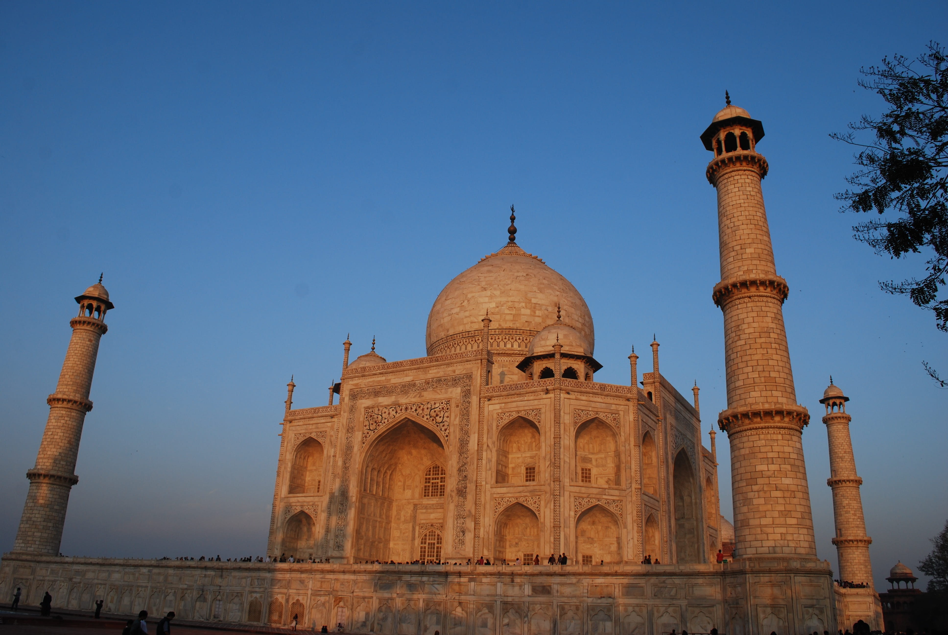 tourist, dome, minaret, mausoleum, place of worship, sky, architecture, building, no people, the past, culture, ancient, mahal, clear sky, outdoors, Monument, HD Wallpaper