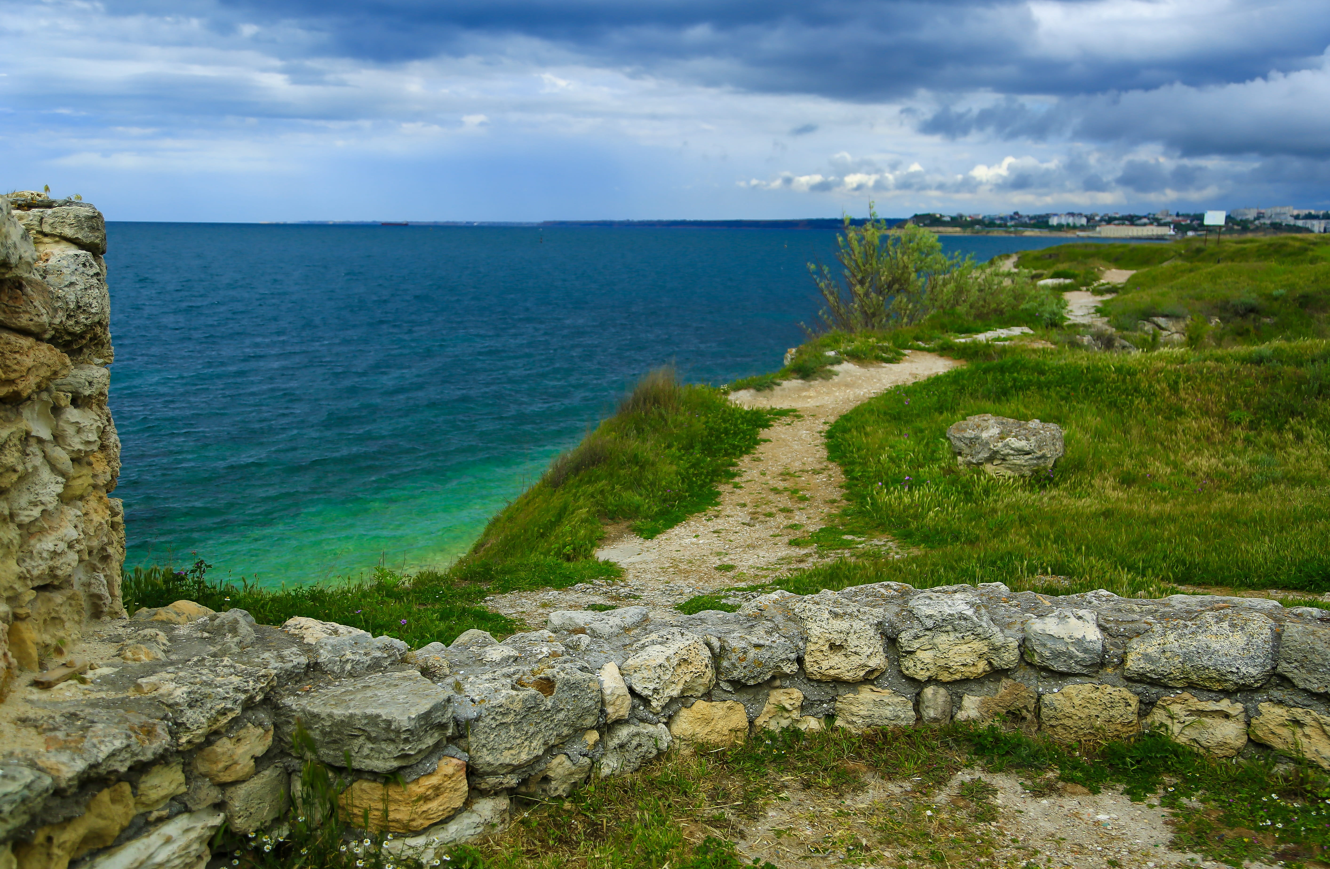 tourism, horizon over water, love, nature, blue sky, blue, tranquil scene, sun behind the clouds, sunny, beauty in nature, history, dom, dark blue sky, HD Wallpaper