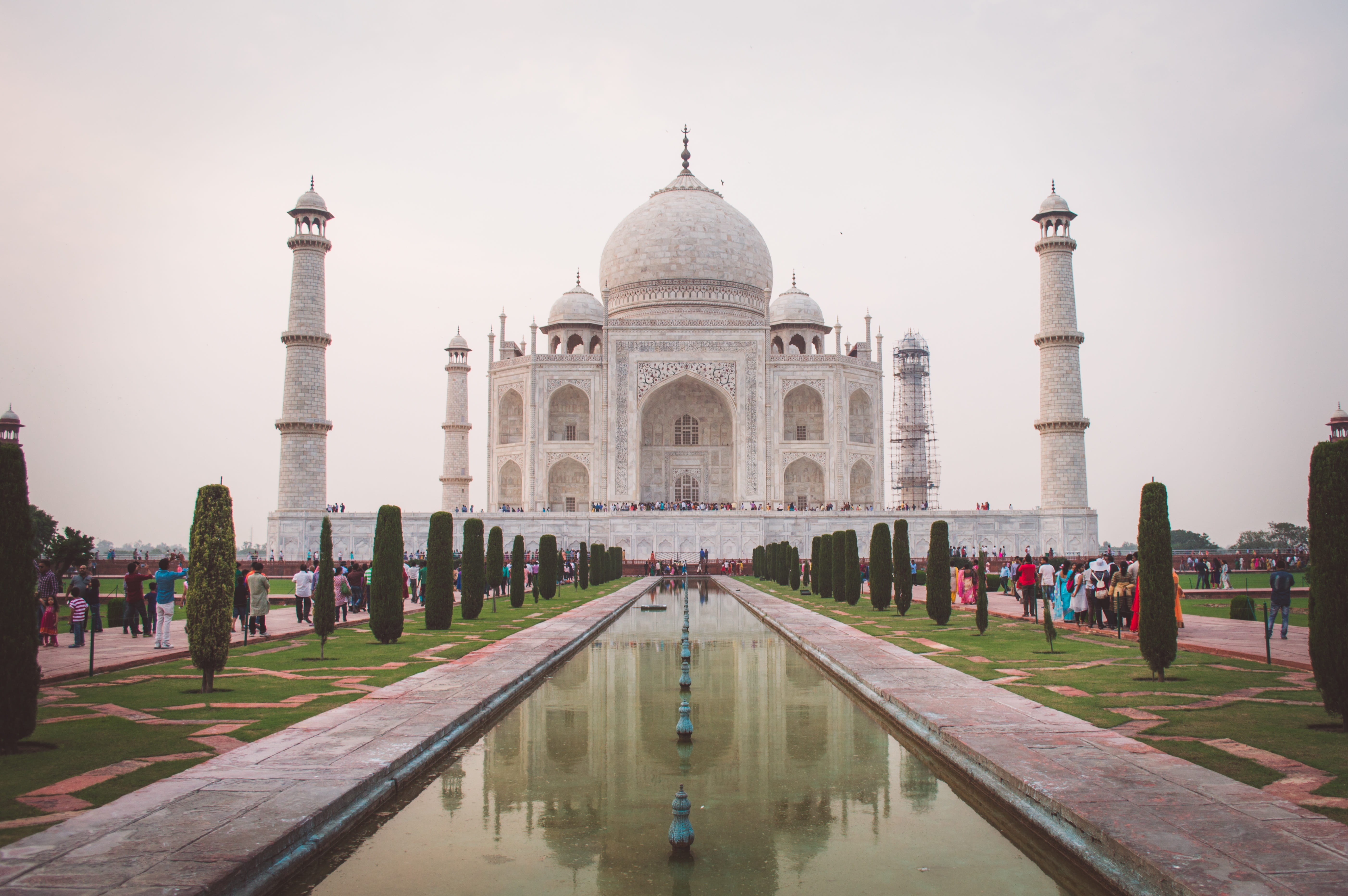 india, famous, tourist, 5K, taj mahal, incidental people, reflecting pool, outdoors, built structure, monument, sky, tourism, travel destinations, daytime, HD Wallpaper