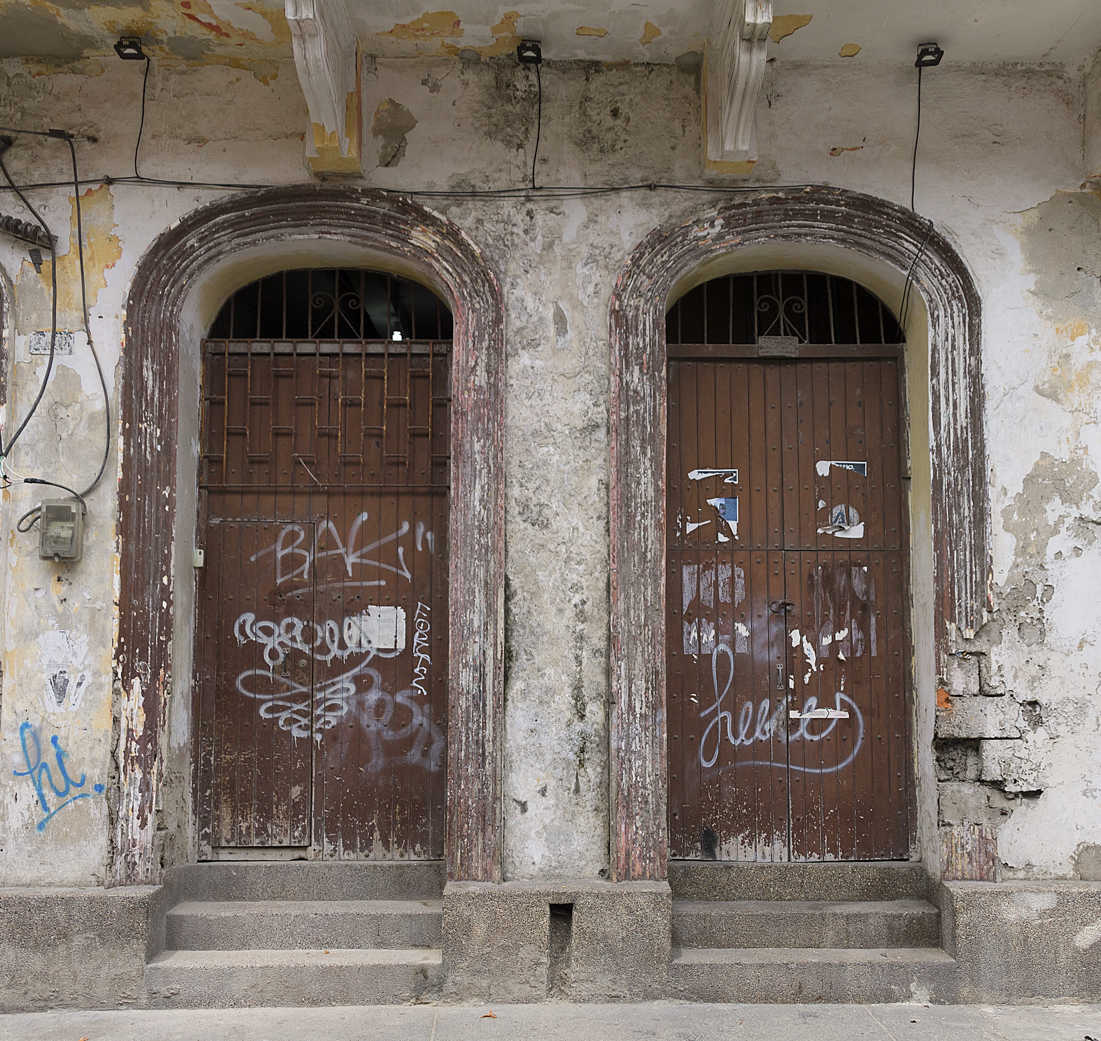 built structure, spanish, grunge, art, old, painted, urban, Colonial, vandalism, text, window, Architecture, abandoned, building, street, ancient, damaged, HD Wallpaper