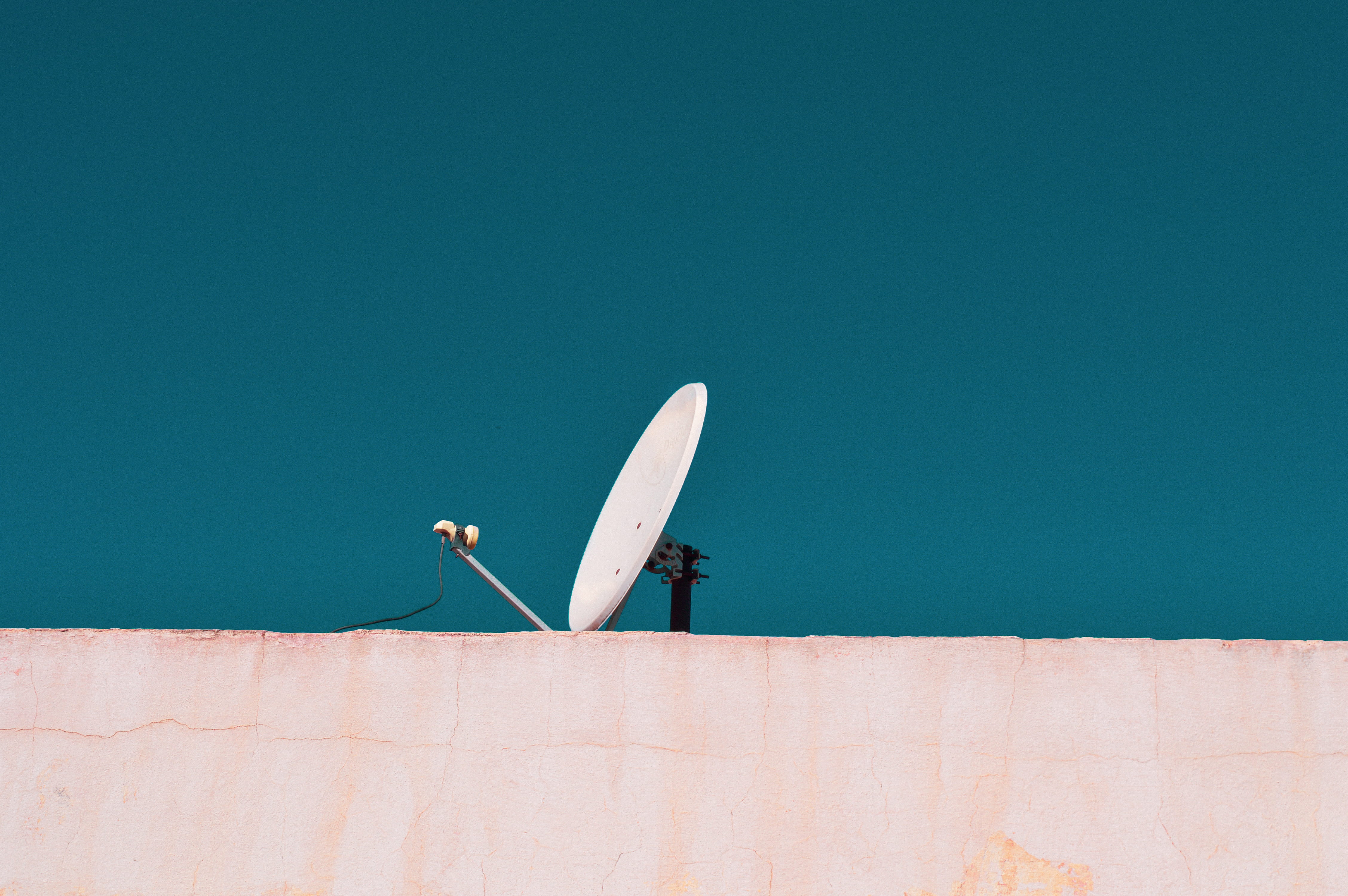 blue, communication, white, copy space, built structure, outdoors, technology, 4K, day, white color, wall - building feature, environmental conservation, HD Wallpaper