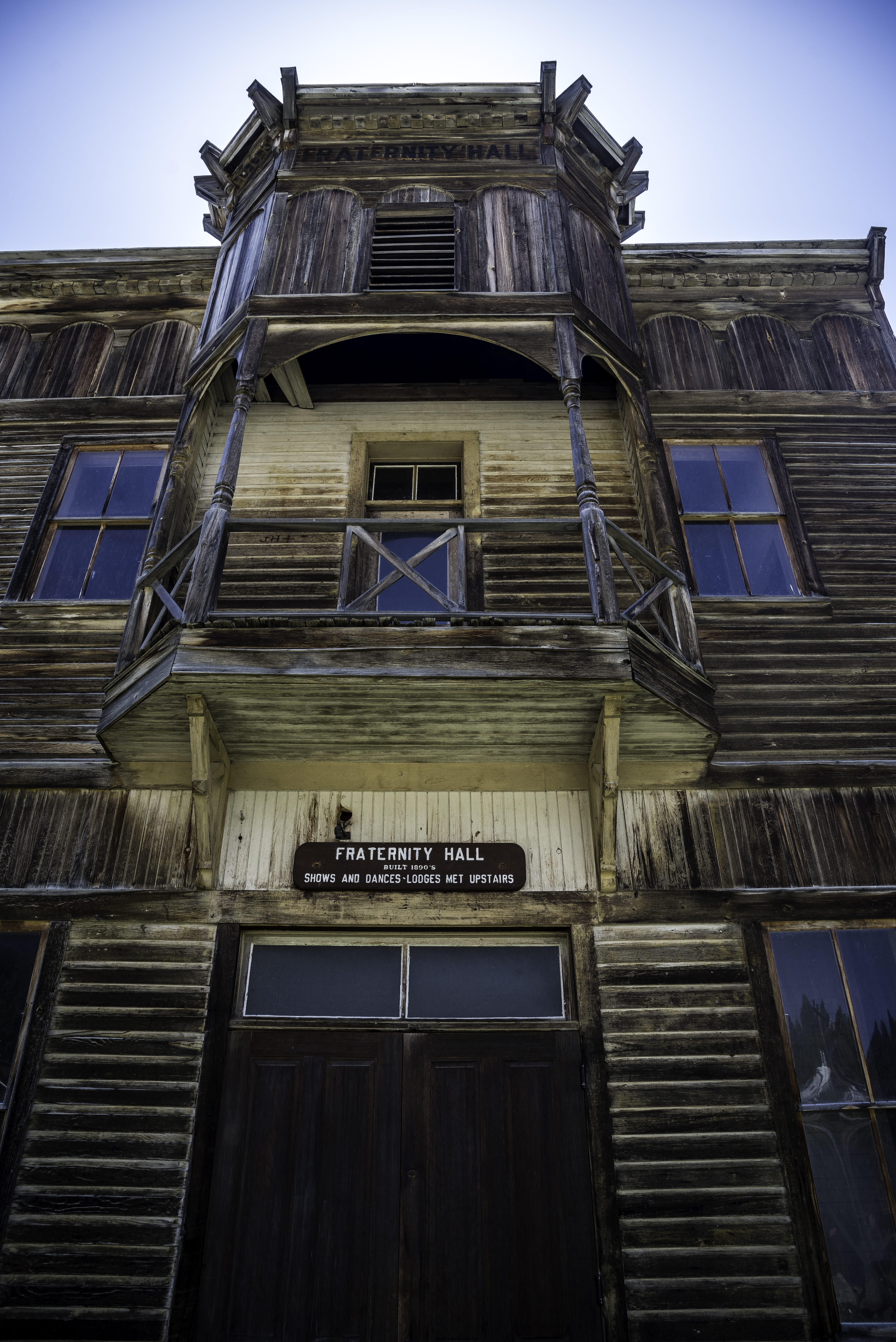 urban Scene, window, Elkhorn, the past, low angle view, outdoors, city, no People, old, hall, public domain, elkhorn, montana, fraternity, nature, day, Phone HD Wallpaper