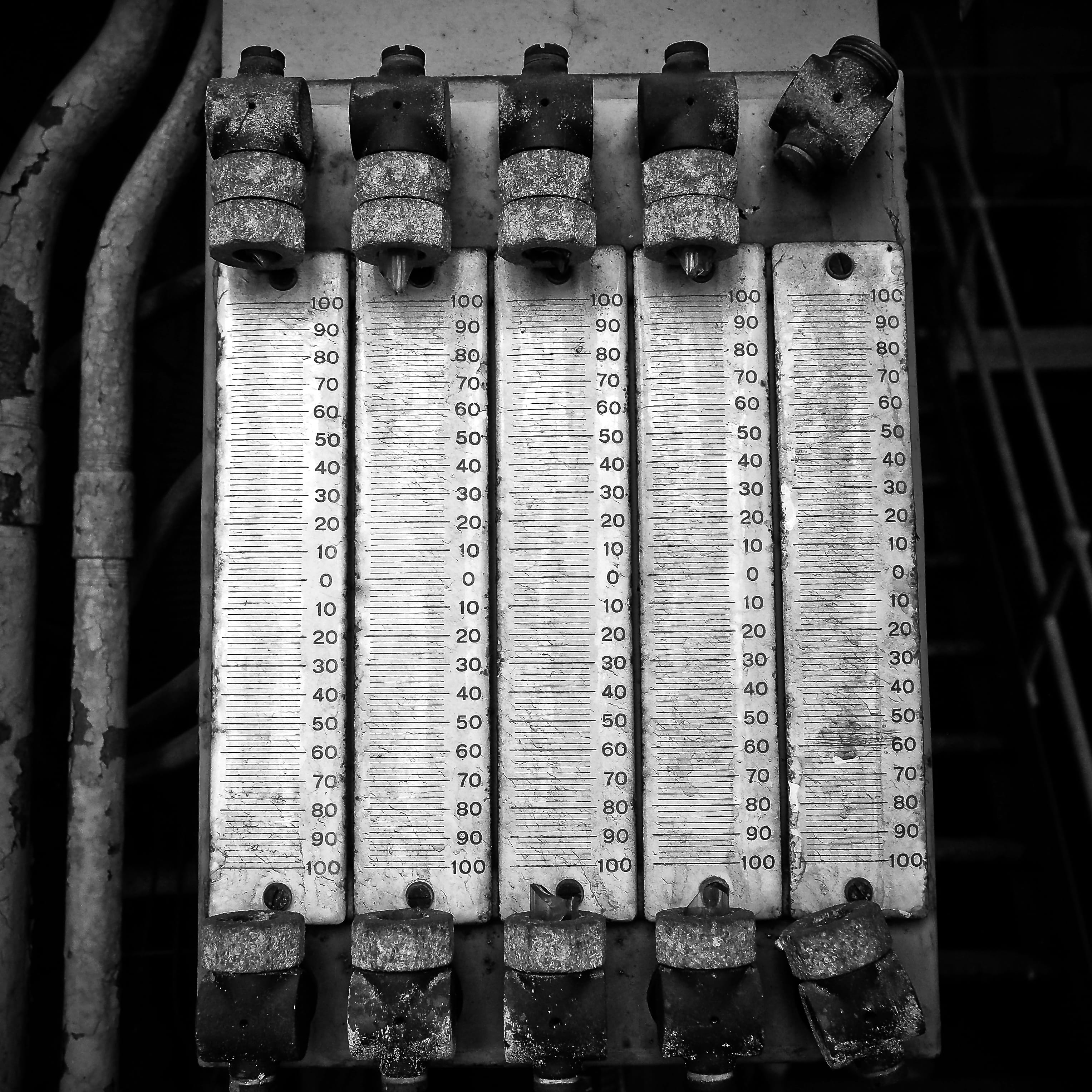 hall, factory, atmosphere, old, heating, transience, indoors, dilapidated, high angle view, 2K, forget, rusted, day, ailing, mystical, equipment, destruction, Phone HD Wallpaper