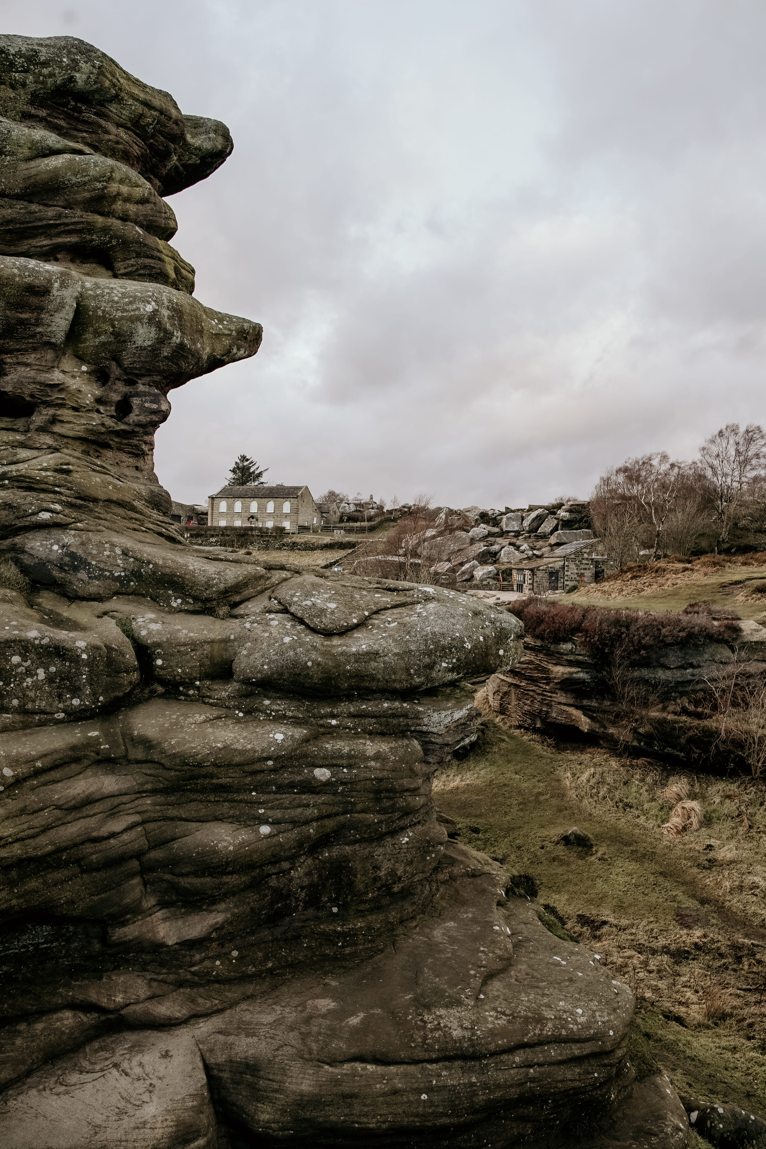 tranquility, land, mesa, architecture, slate, rock - object, promontory, ruins, rock, day, red sky, flagstone, near, non-urban scene, sky, limestone, tower, Phone HD Wallpaper