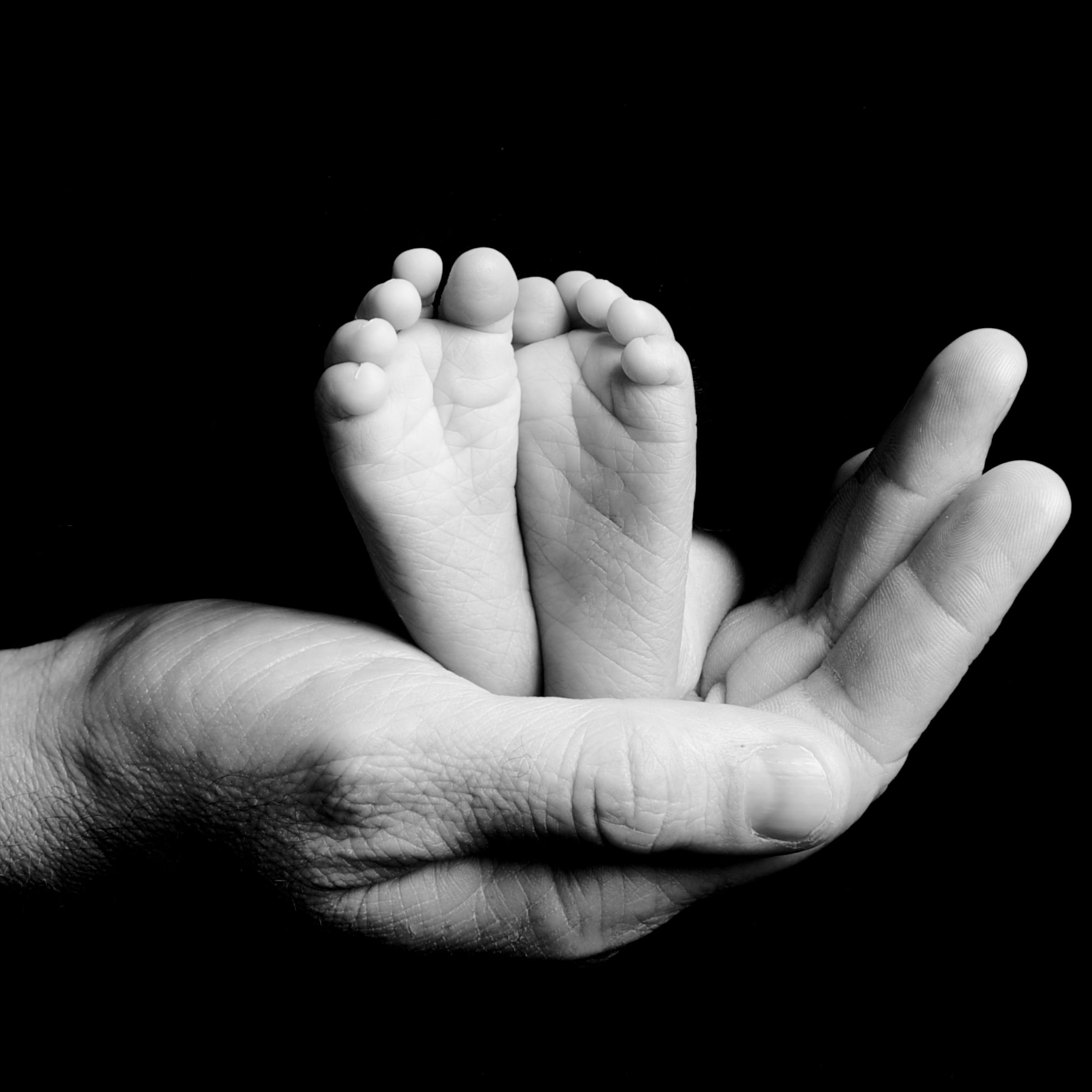 finger, care, black background, 1080P, close-up, real people, childhood, photo, hand, new life, beginnings, human finger, s, parent, people, human foot, Phone HD Wallpaper