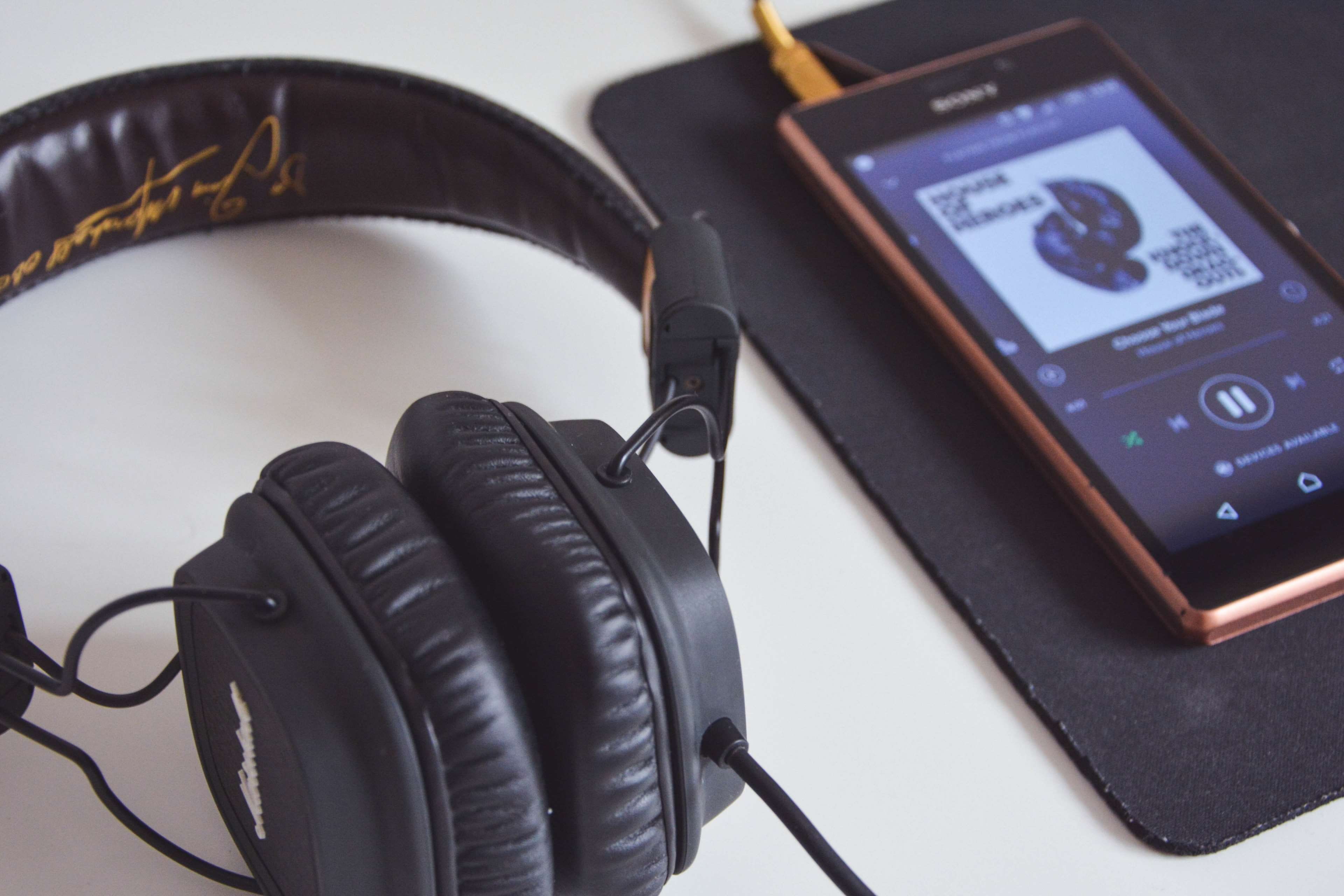 4K, listening, computer equipment, mobile phone, android, sony, equipment, digital camera, player, portability, portable information device, smartphone, HD Wallpaper