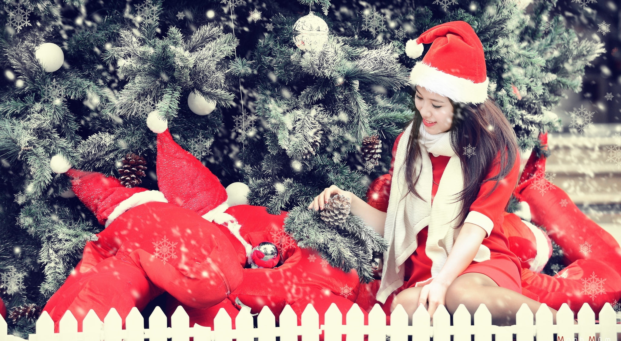 clothing, s, females, celebration event, decoration, Moments, celebration, Holidays, christmas ornament, christmas tree, christmas decoration, nature, costume, HD Wallpaper