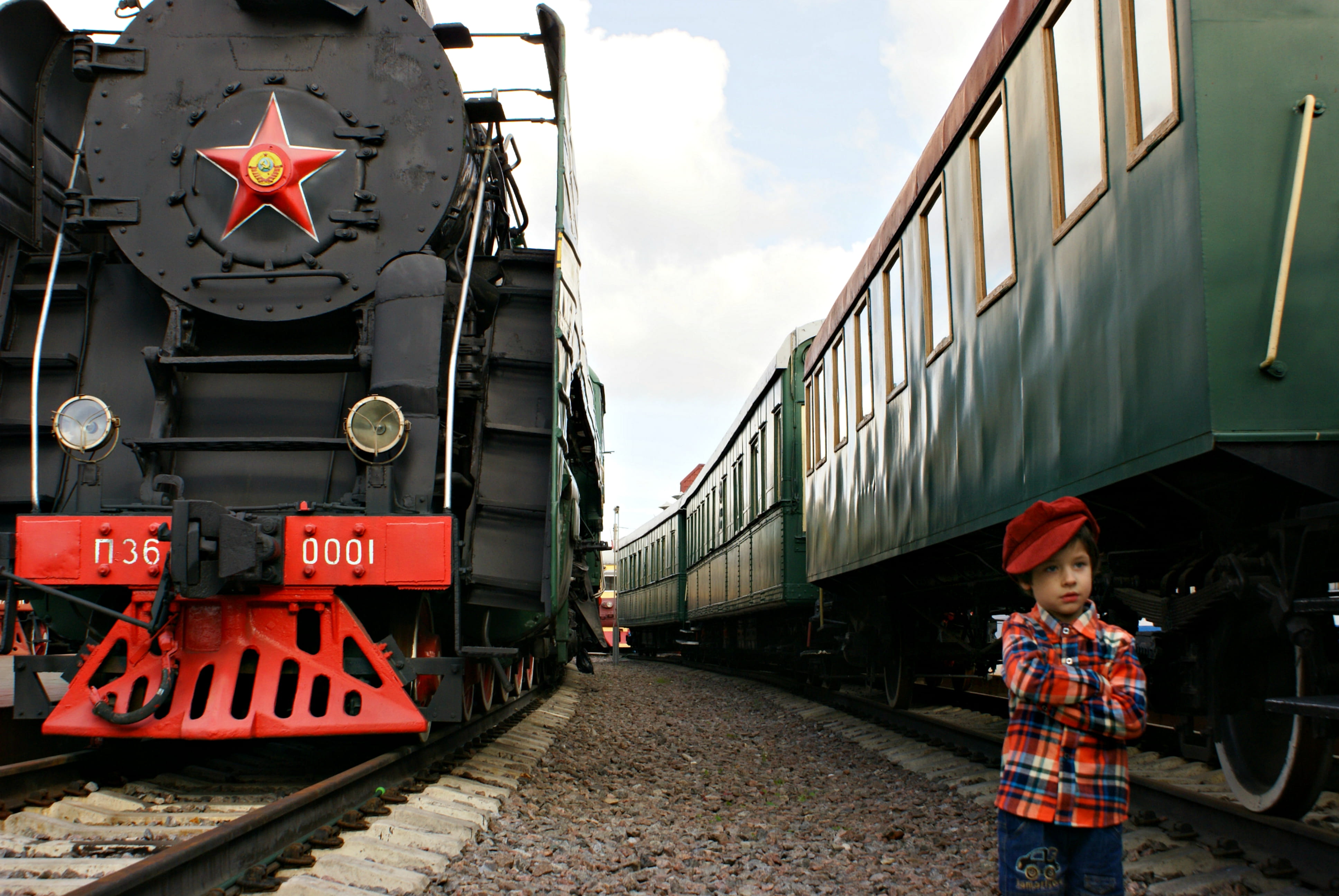 travel, kid, station, nature, trip (journey), shunting yard, mode of transportation, railroad track, trains, child, public transportation, train, men, 4K, HD Wallpaper