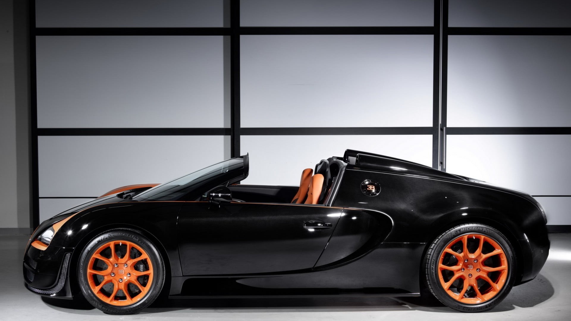 black, copy space, benz, mercedes, wheel, mode of transportation, car, architecture, luxury, indoors, transportation, wealth, racecar, alloy, sports car, HD Wallpaper