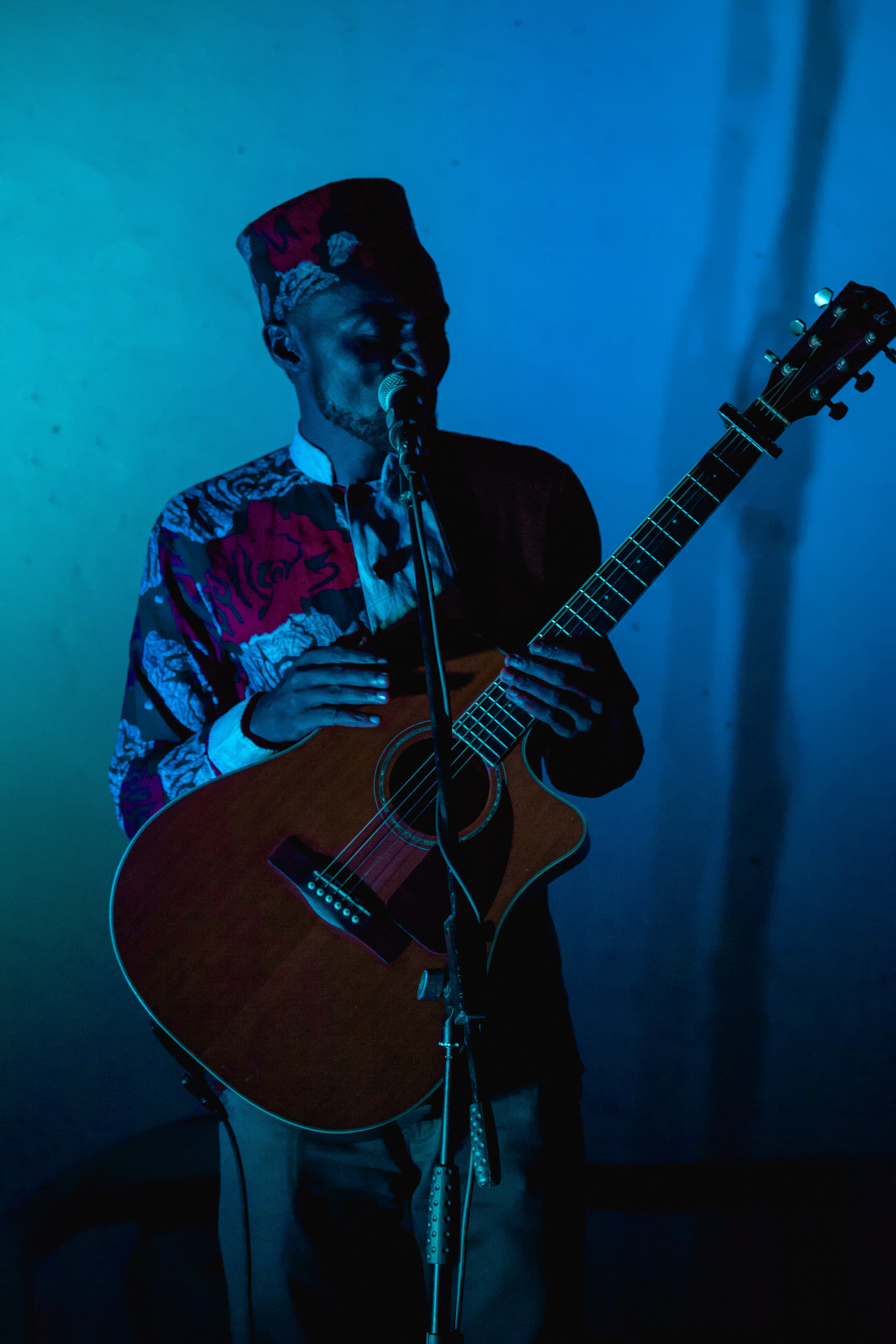 performance, popular music concert, malawi, musician, central region, live event, canon, skill, blue, electric guitar, nightlife, mic, arts culture and entertainment, Phone HD Wallpaper