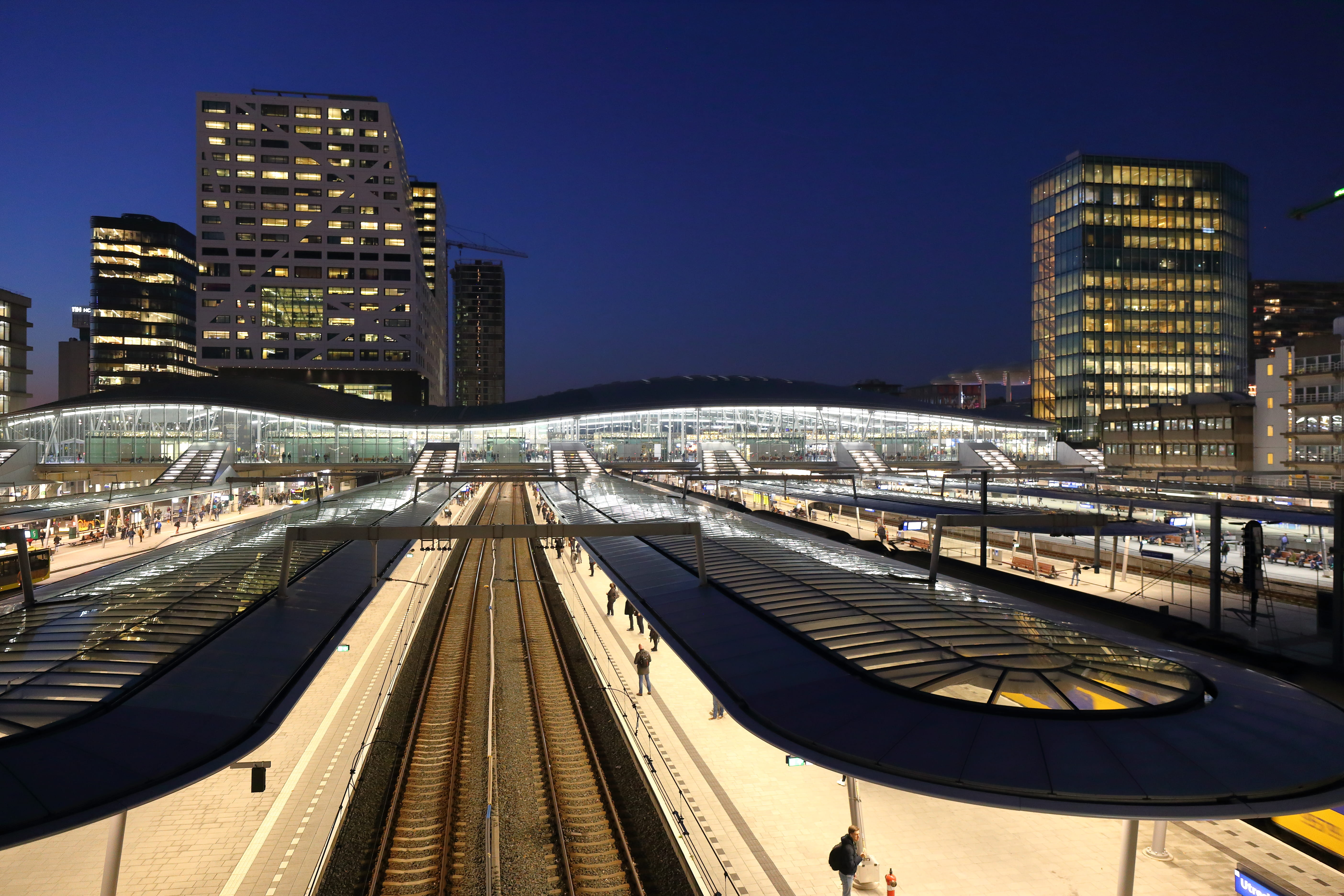 high rise, transportation, rail transportation, cityscape, nature, travel destinations, human, railway, office building exterior, train, urban, tower, convention center, HD Wallpaper