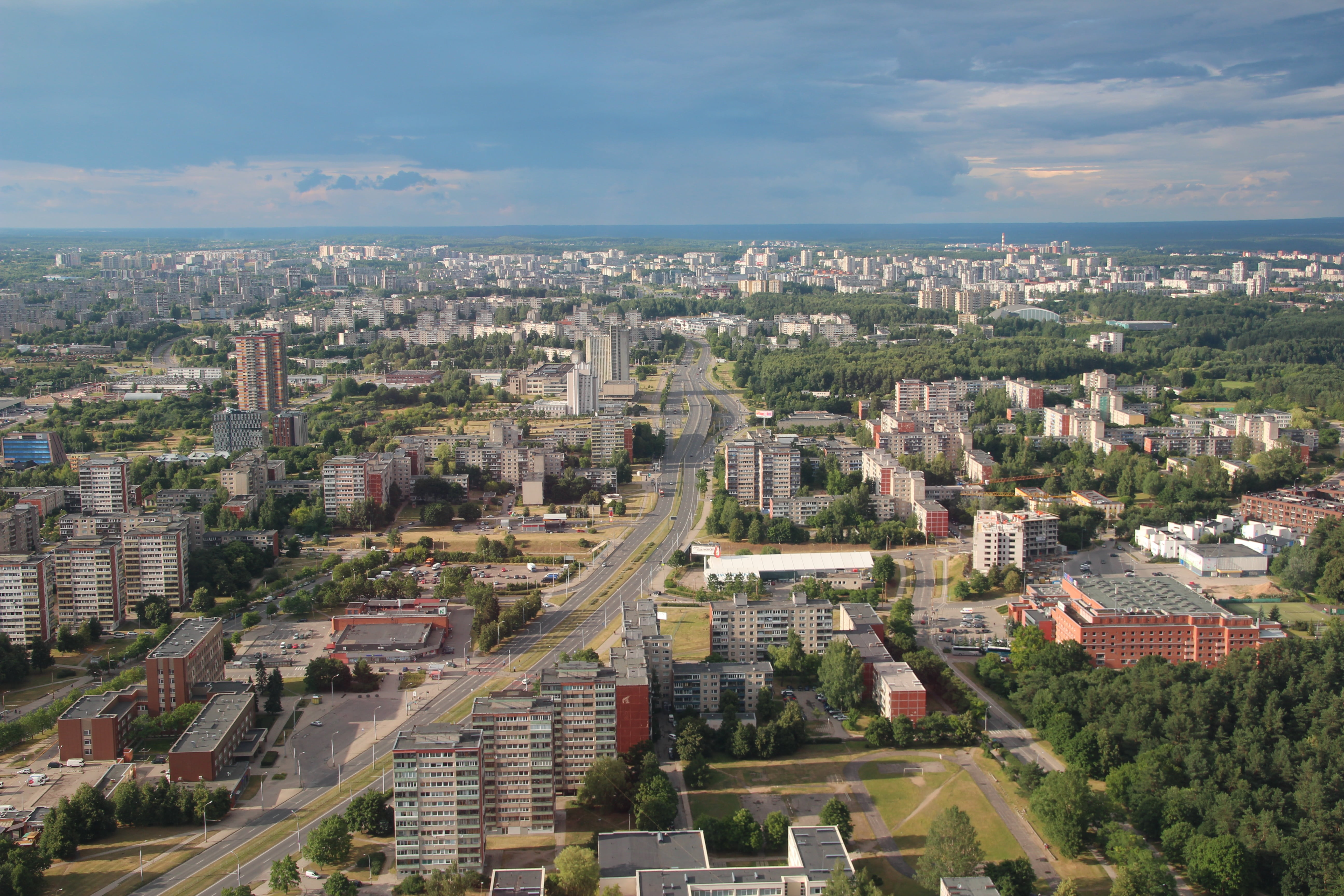 urban Scene, outdoors, tree, eastern europe, lithuania, skyscraper, built structure, high angle view, cityscape, transportation, cloud - sky, nature, sky, HD Wallpaper