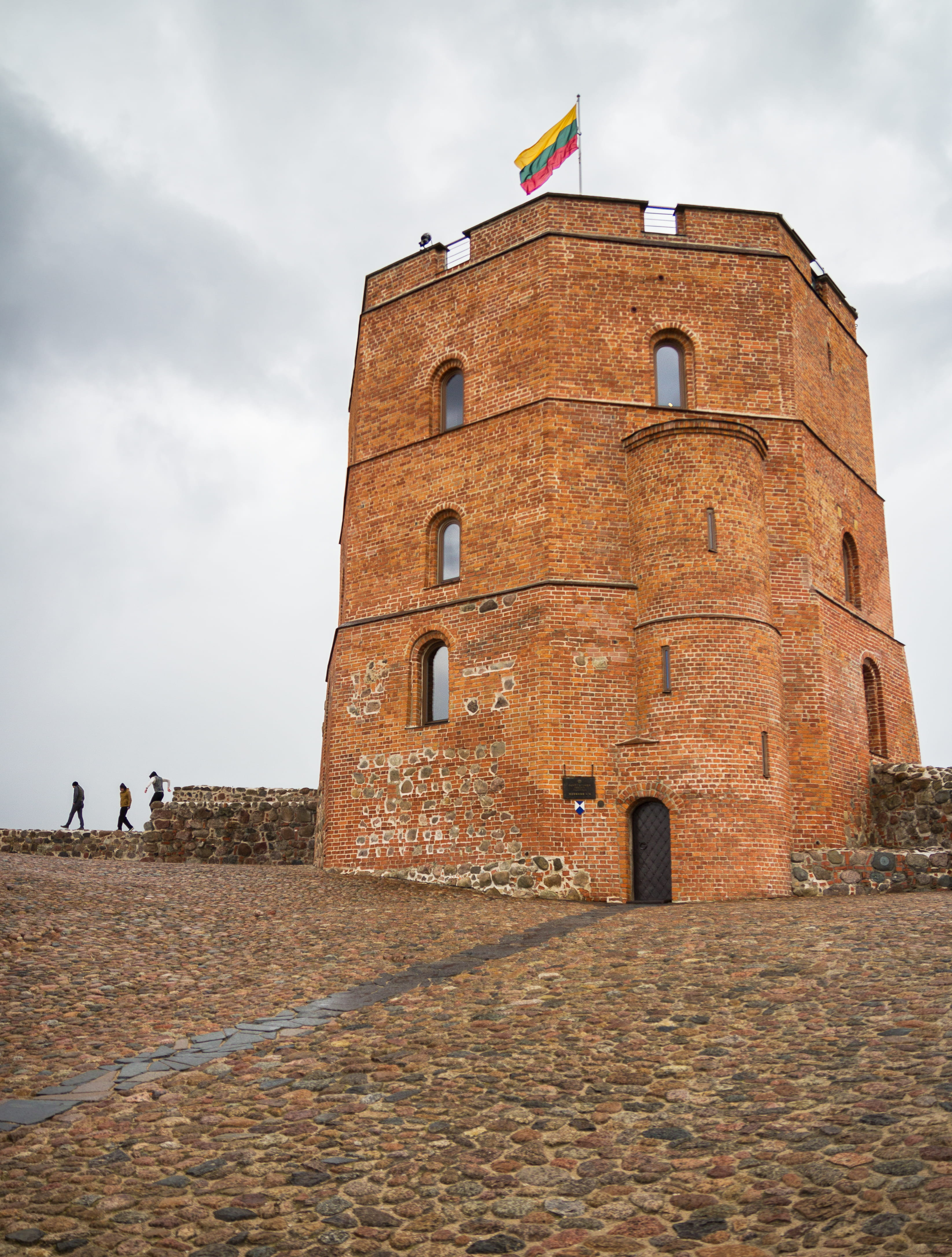 nature, wall, day, baltic, incidental people, tower, architecture, built structure, building, low angle view, gedimino pilies bokštas, lietuva, cloud - sky, Phone HD Wallpaper