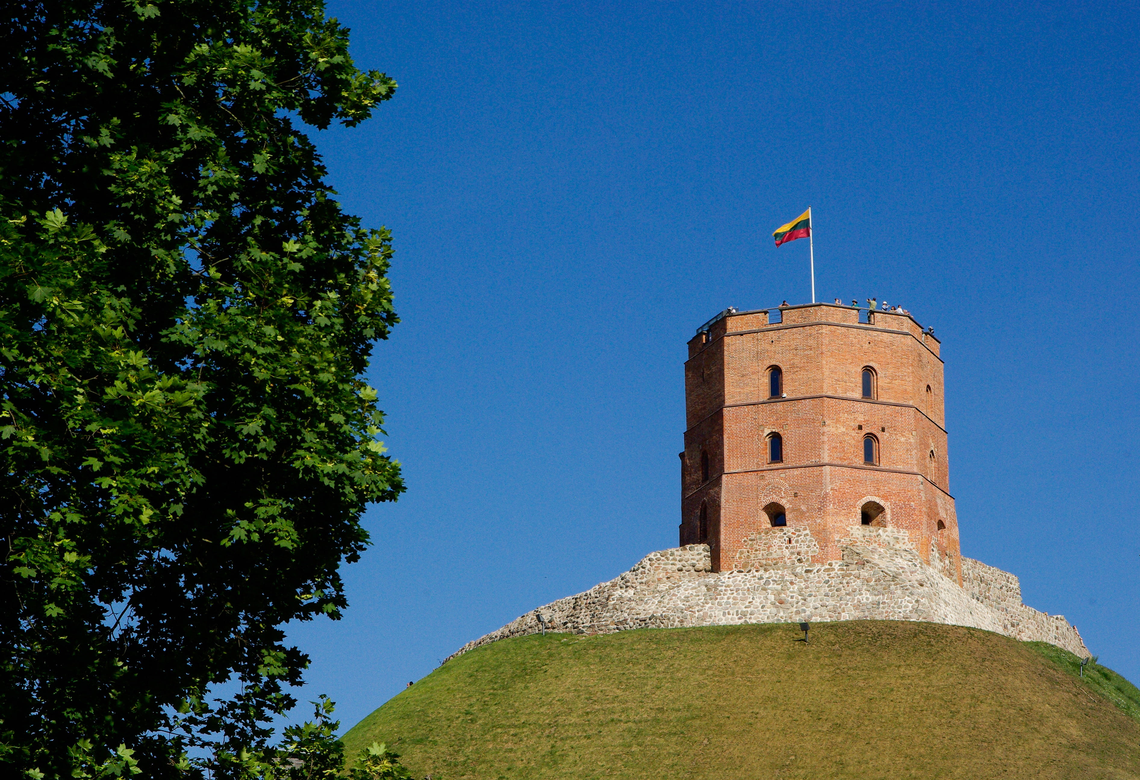 day, parking, tower, plant, public garden, monument, outdoors, the past, built structure, green, lithuania, nature, building, tree, no people, travel destinations, HD Wallpaper