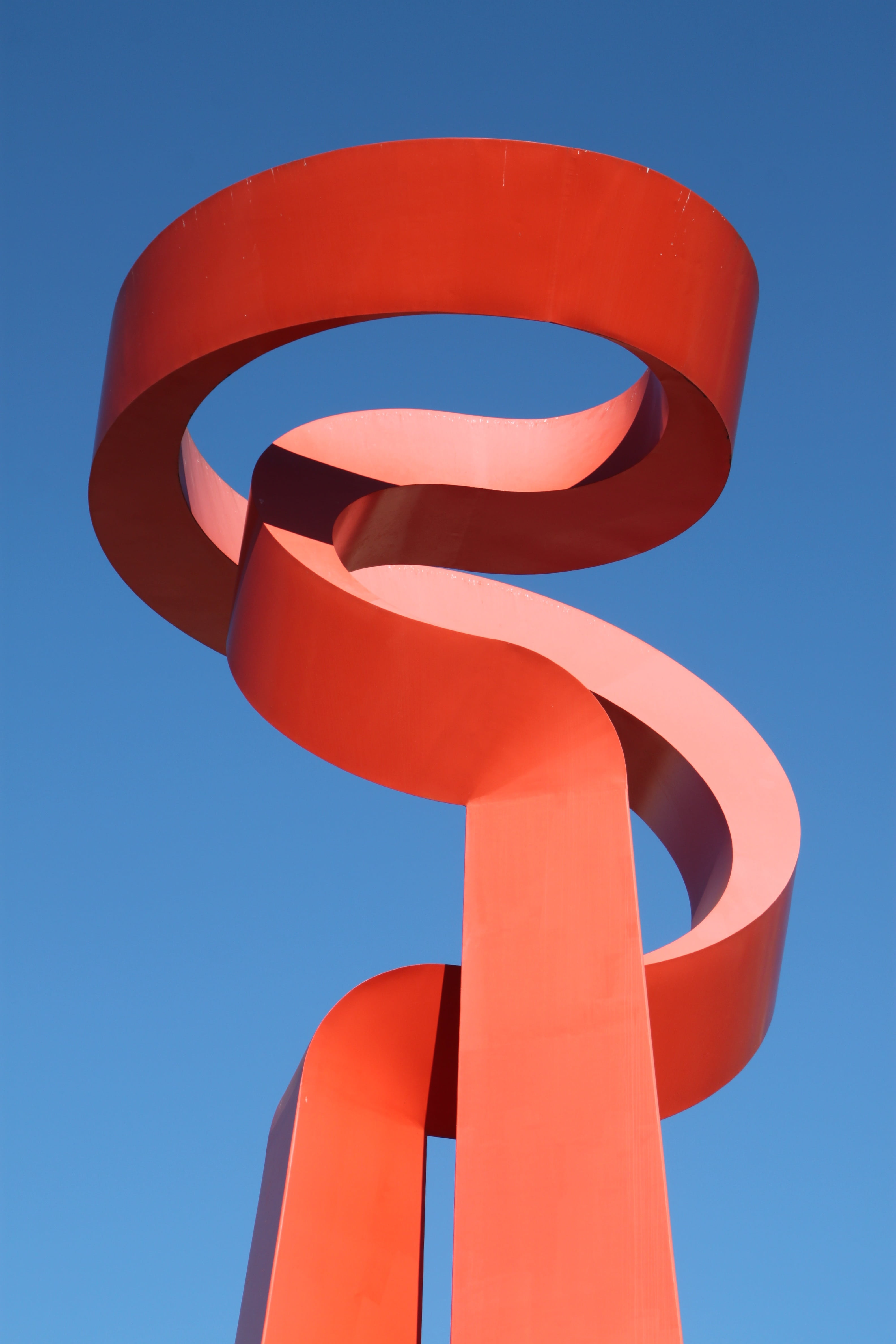 red, clear sky, no people, riverwalk, low angle view, geometric shape, spiral, inflatable, san antonio texas, pattern, day, sunlight, orange color, nature, Phone HD Wallpaper